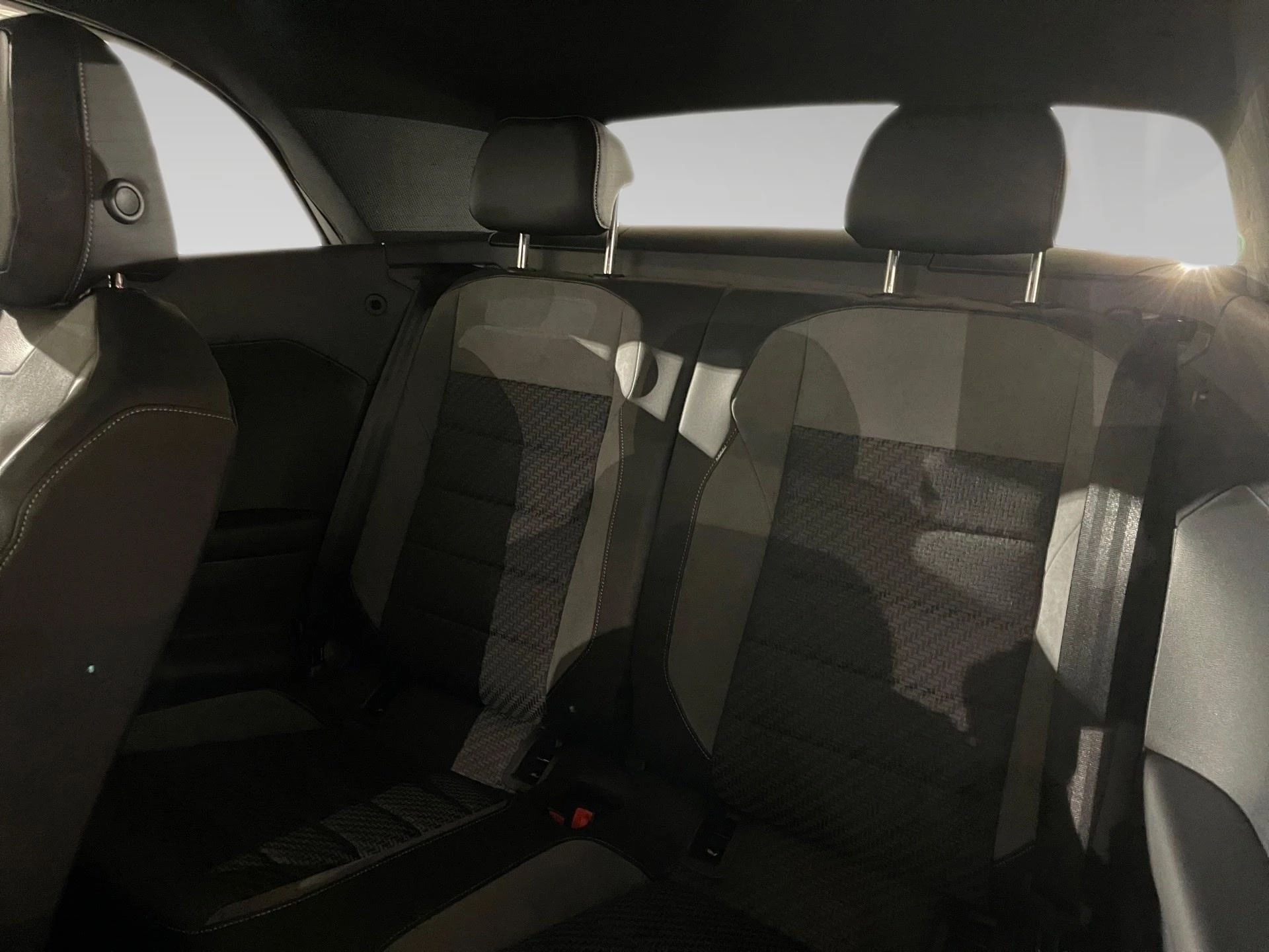 Volkswagen-T-Roc-image-10