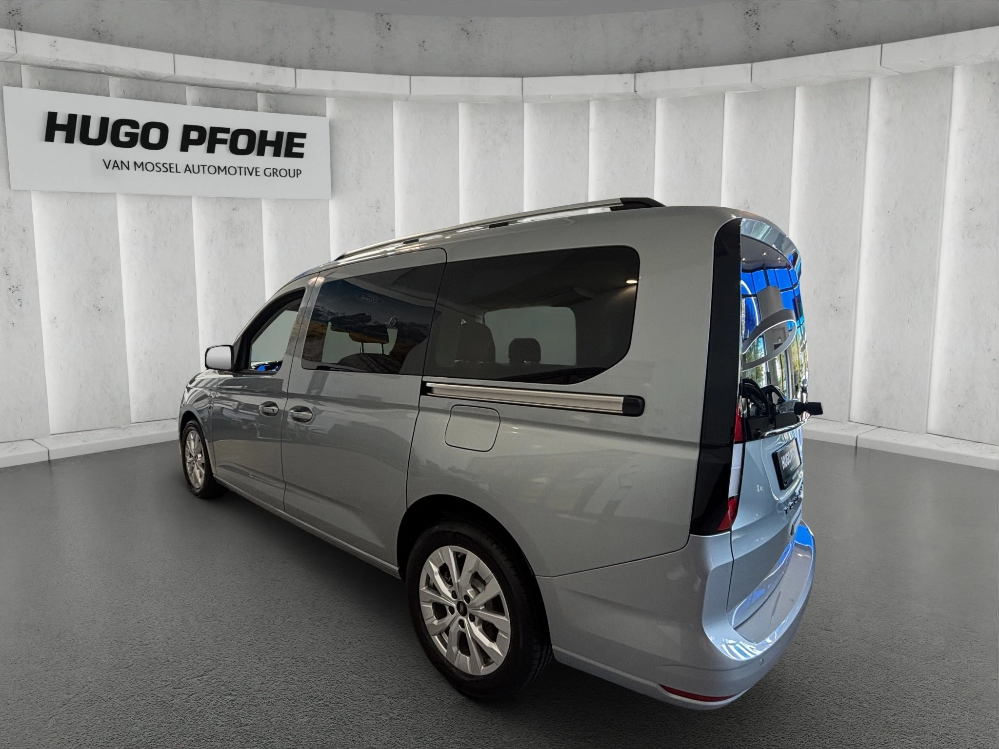 Ford-Tourneo Connect-image-2