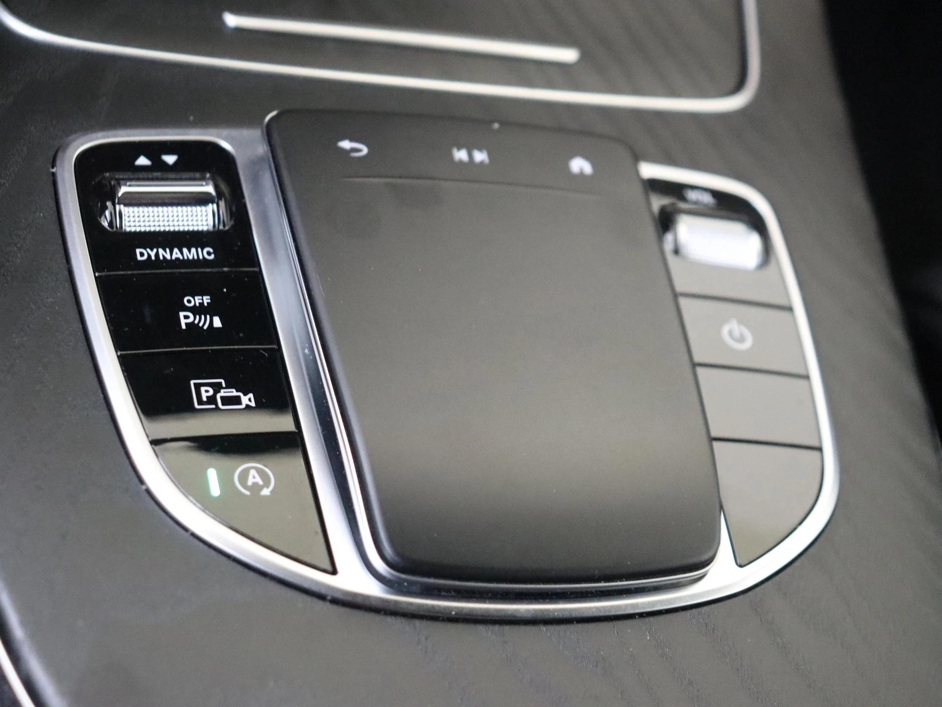 Mercedes-Benz-E-Klasse-image-19