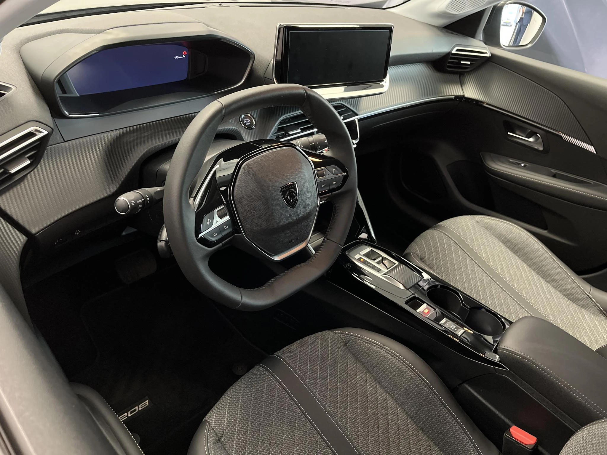 Peugeot-e-208-image-6