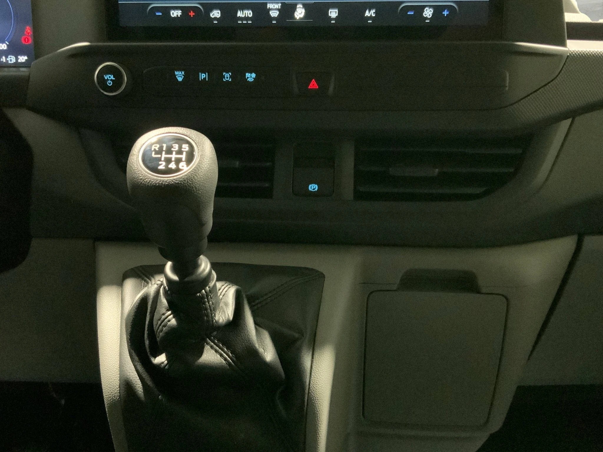Ford-Transit Custom-image-13