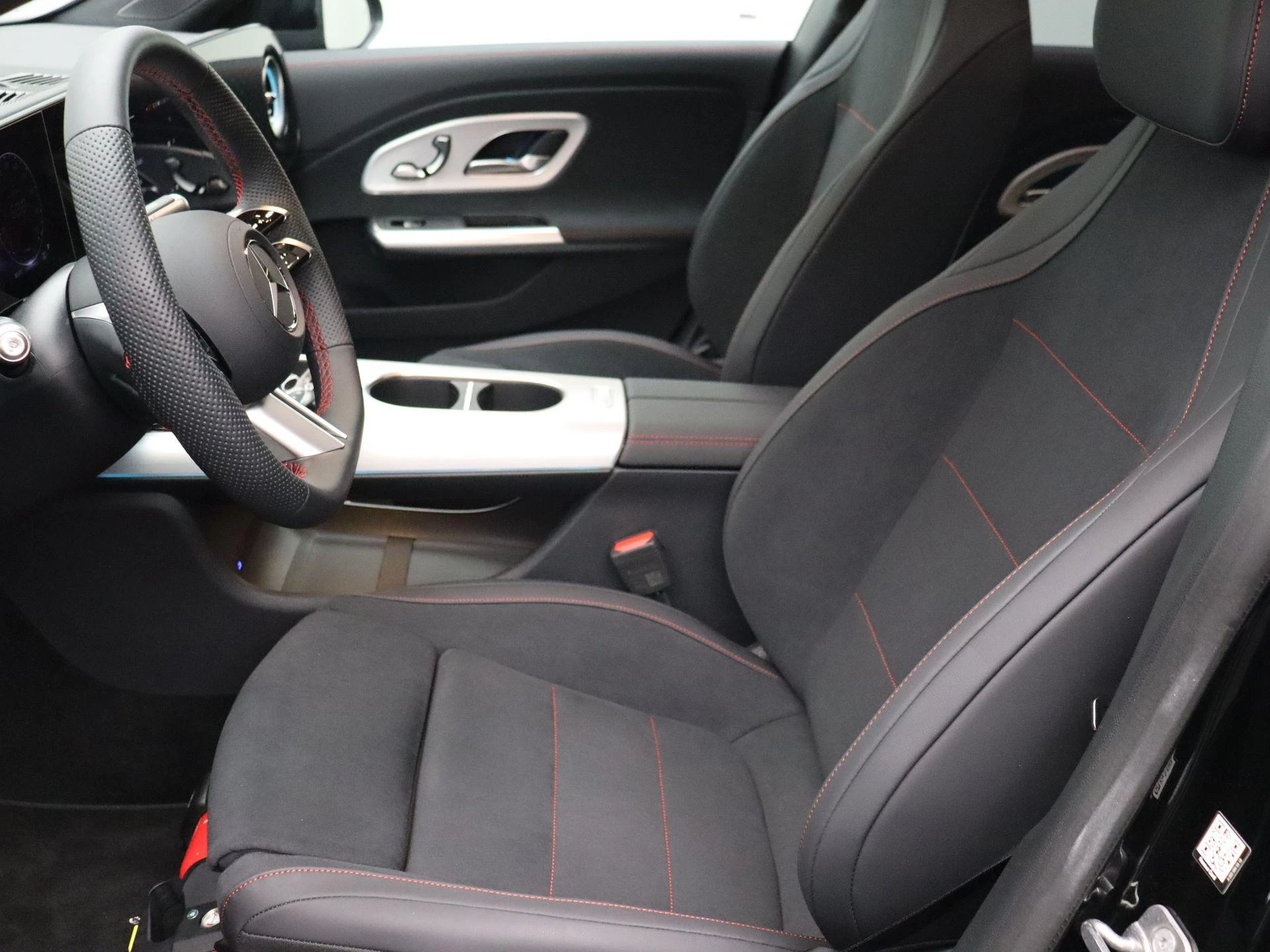 Mercedes-Benz CLA 250+ Sport Edition + MULTIBEAM + PANO + CARPLAY +