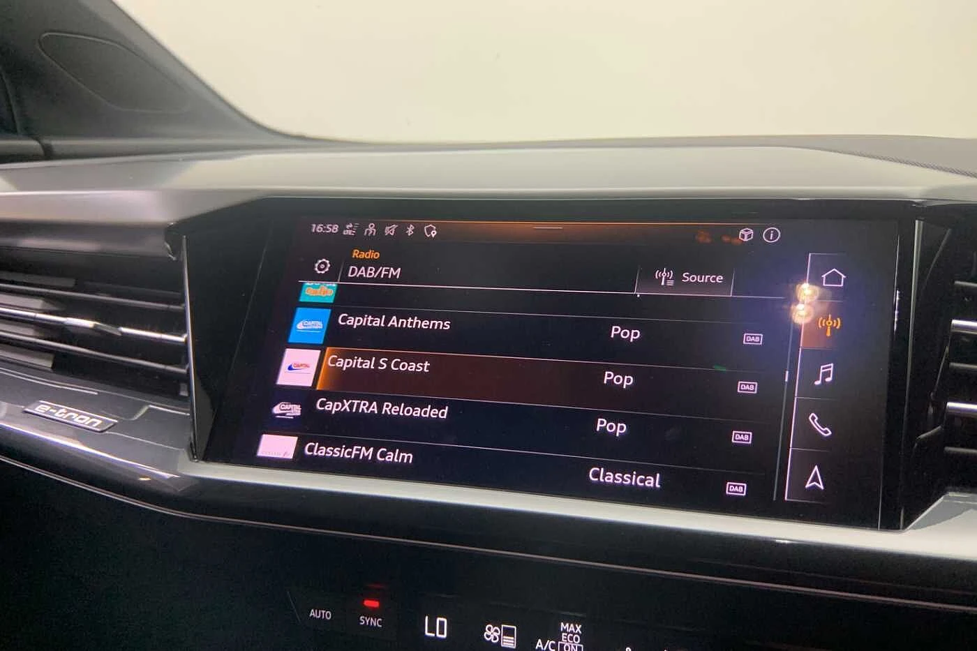 Audi-Q4 e-tron-image-18