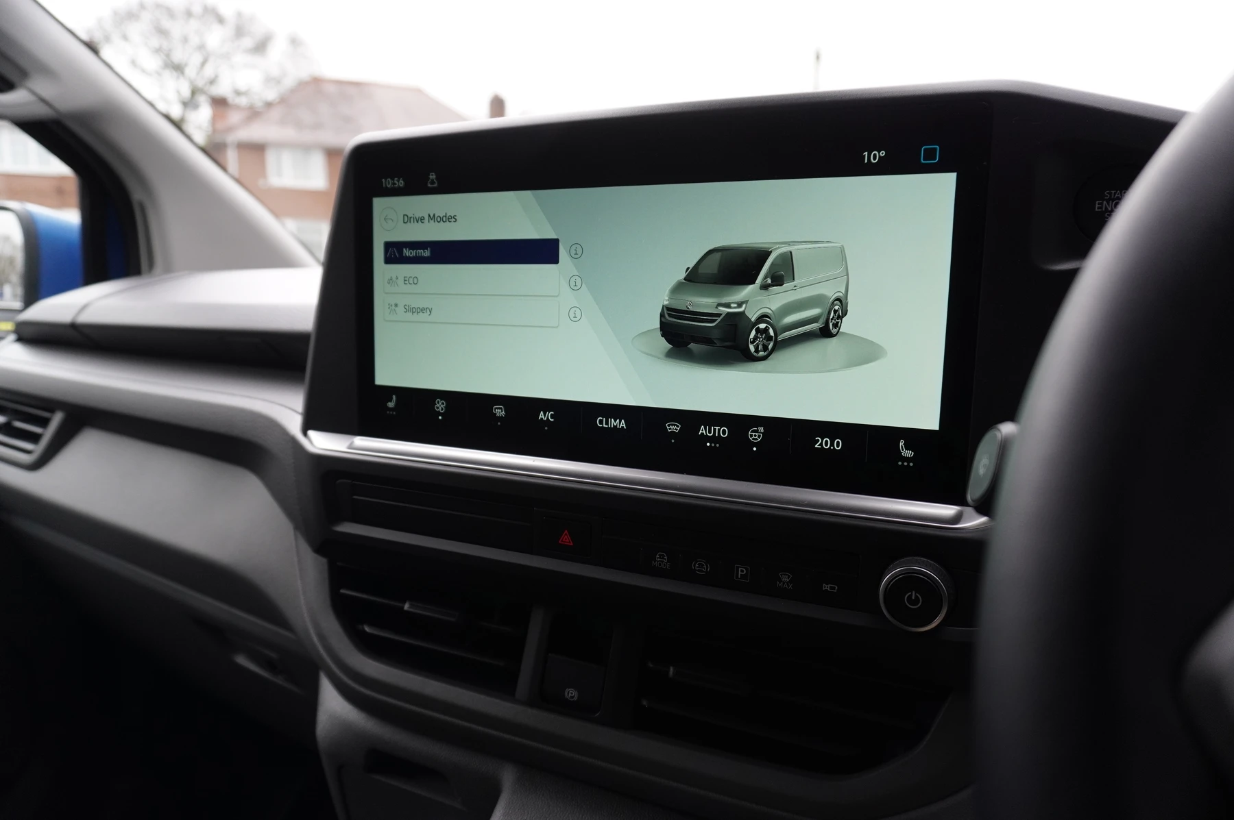 Volkswagen-Transporter-image-18