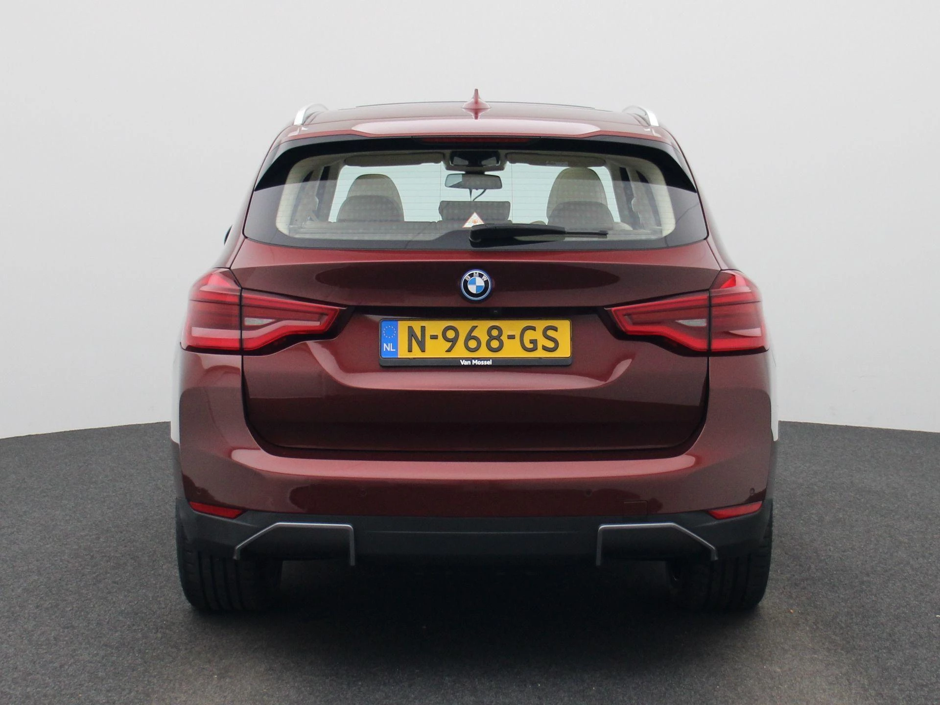 BMW-iX3-image-4