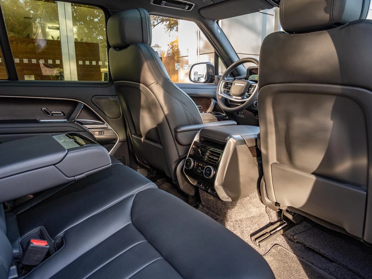 Land Rover-Range Rover-image-20