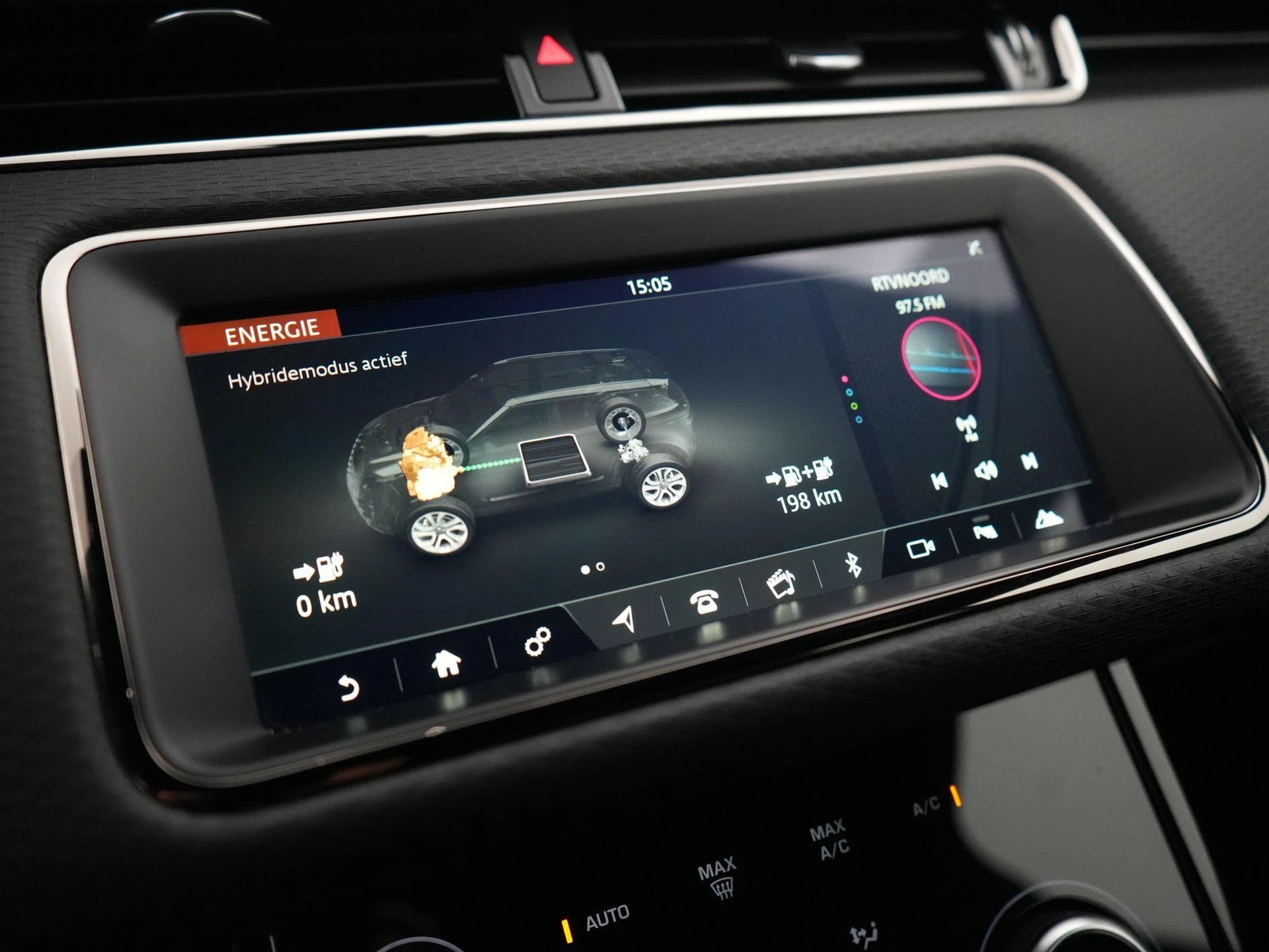Land Rover-Range Rover Evoque-image-27