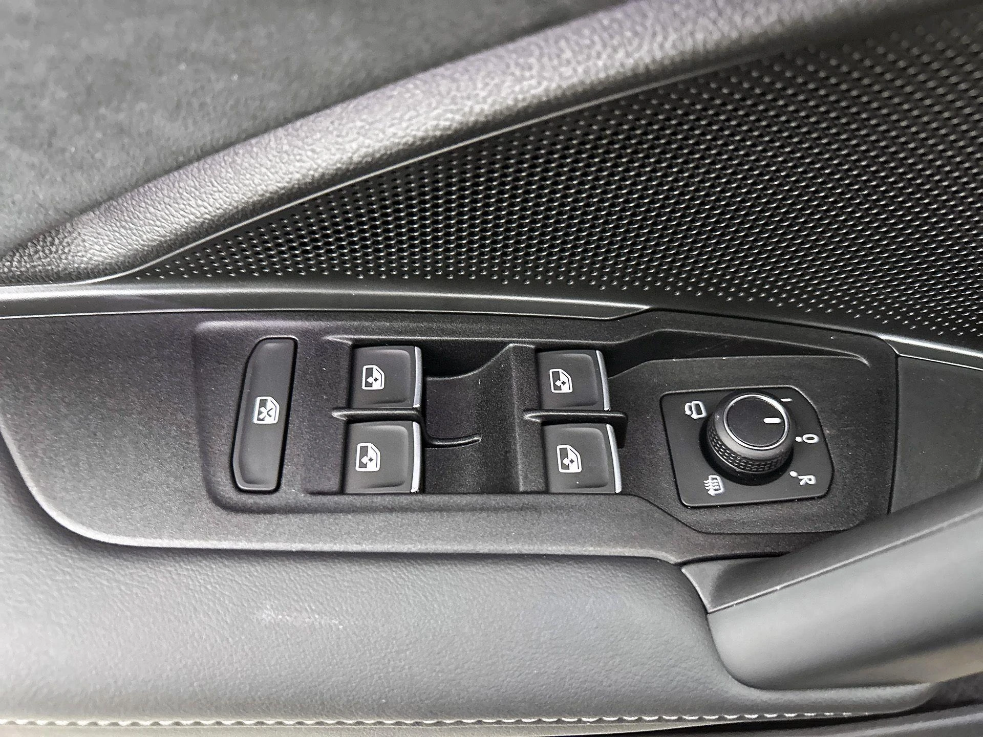 Volkswagen-Tiguan-image-44