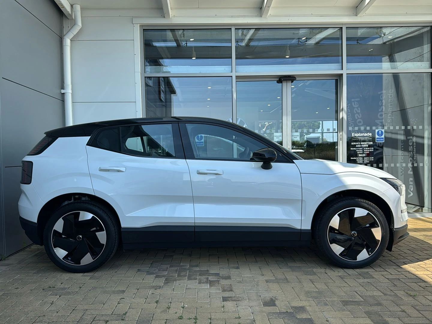 Volvo EX30 200kW SM Extended Range Plus 69kWh 5dr Auto