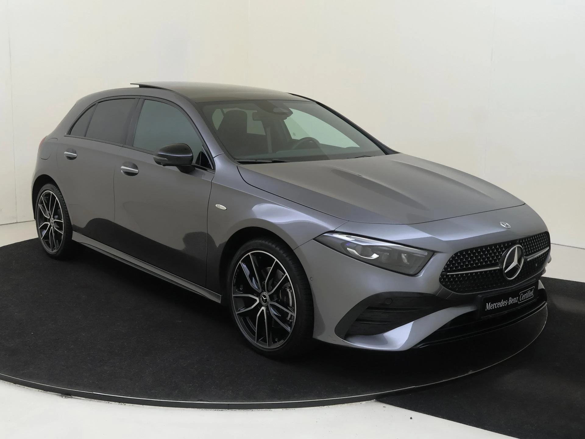 Mercedes-Benz-A-Klasse-image-1