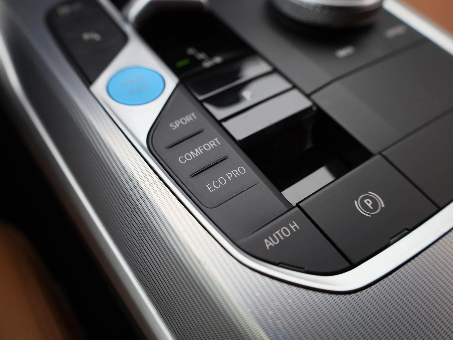BMW-i4-image-31
