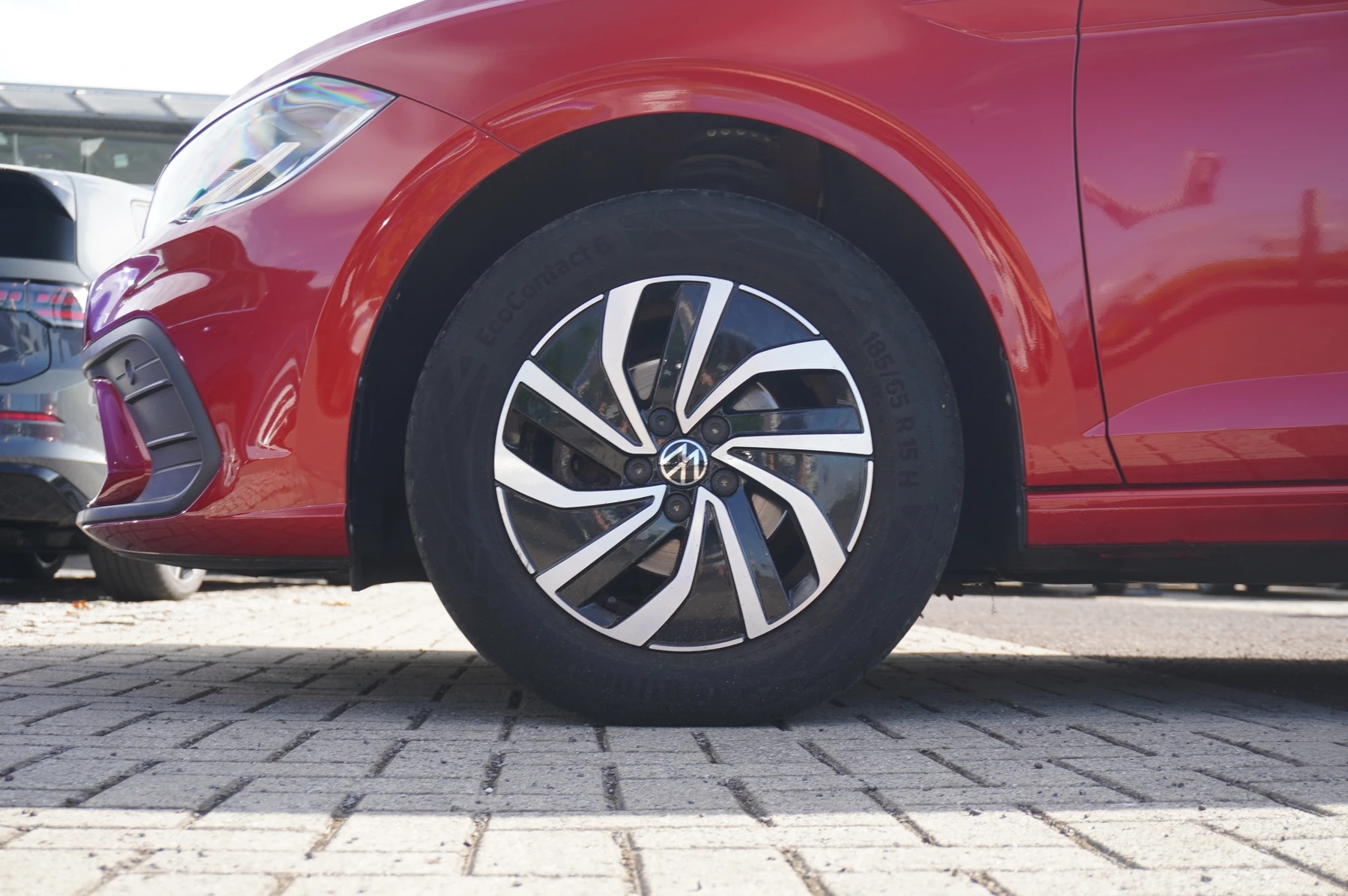 Volkswagen-Polo-image-4