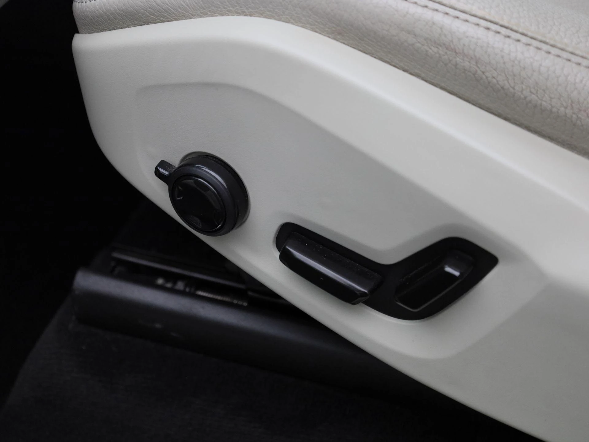 Volvo-XC90-image-32