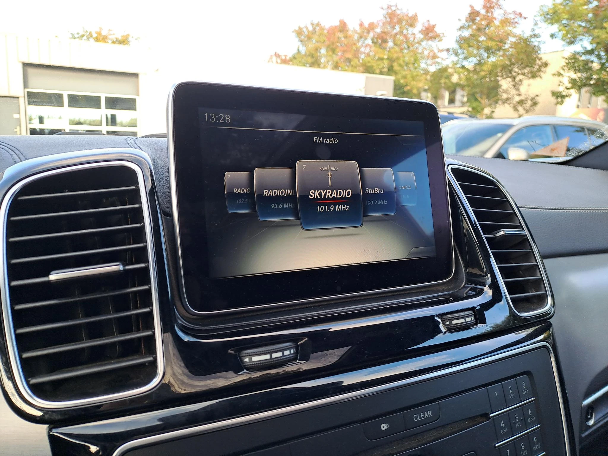 Mercedes-Benz-GLE-image-20
