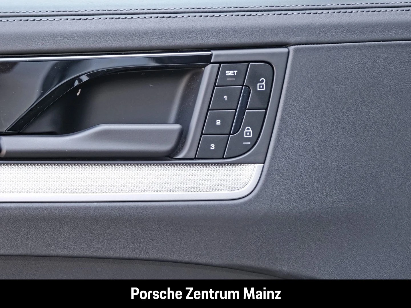 Porsche-Cayenne-image-30