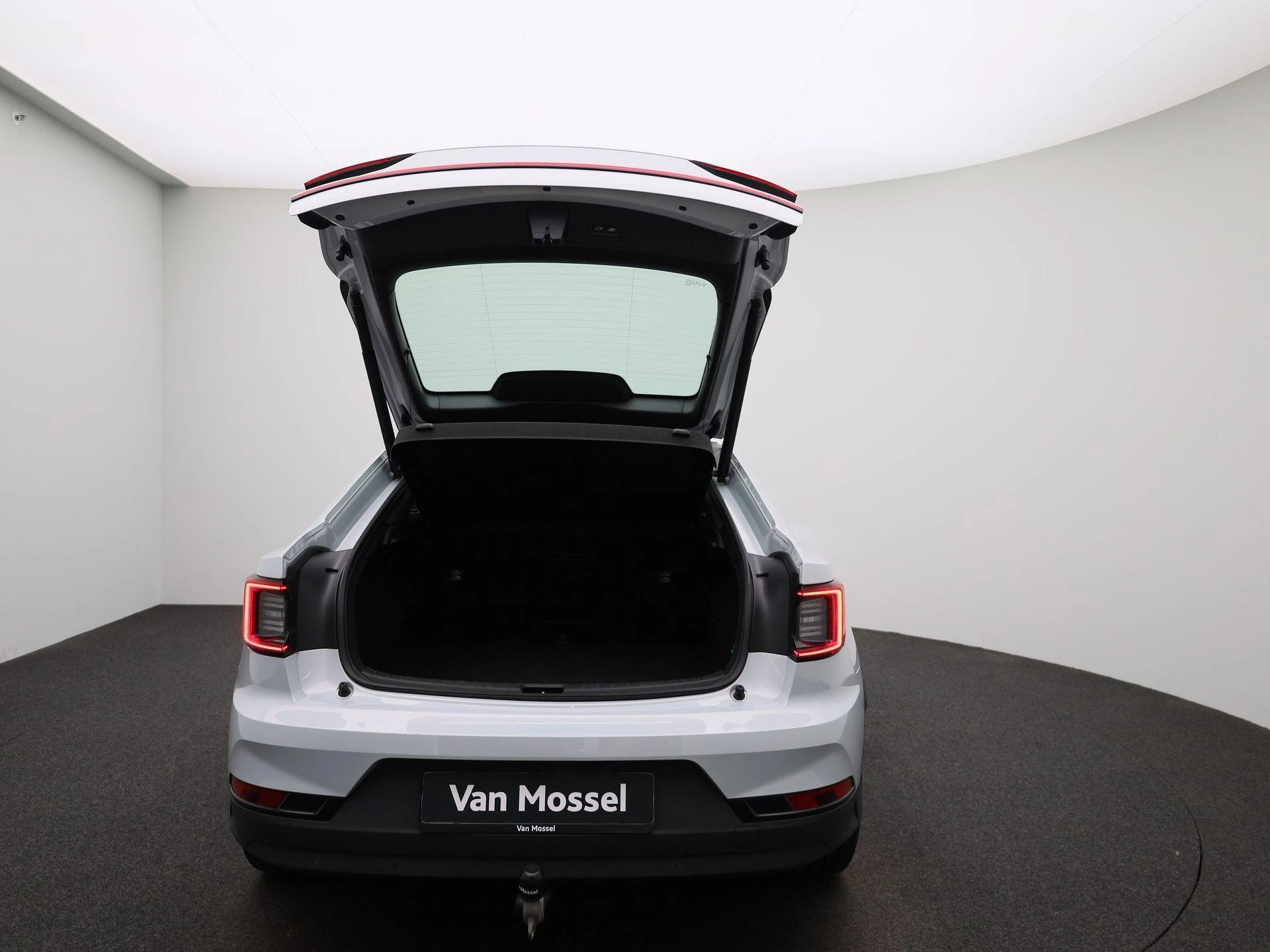 Polestar-2-image-10