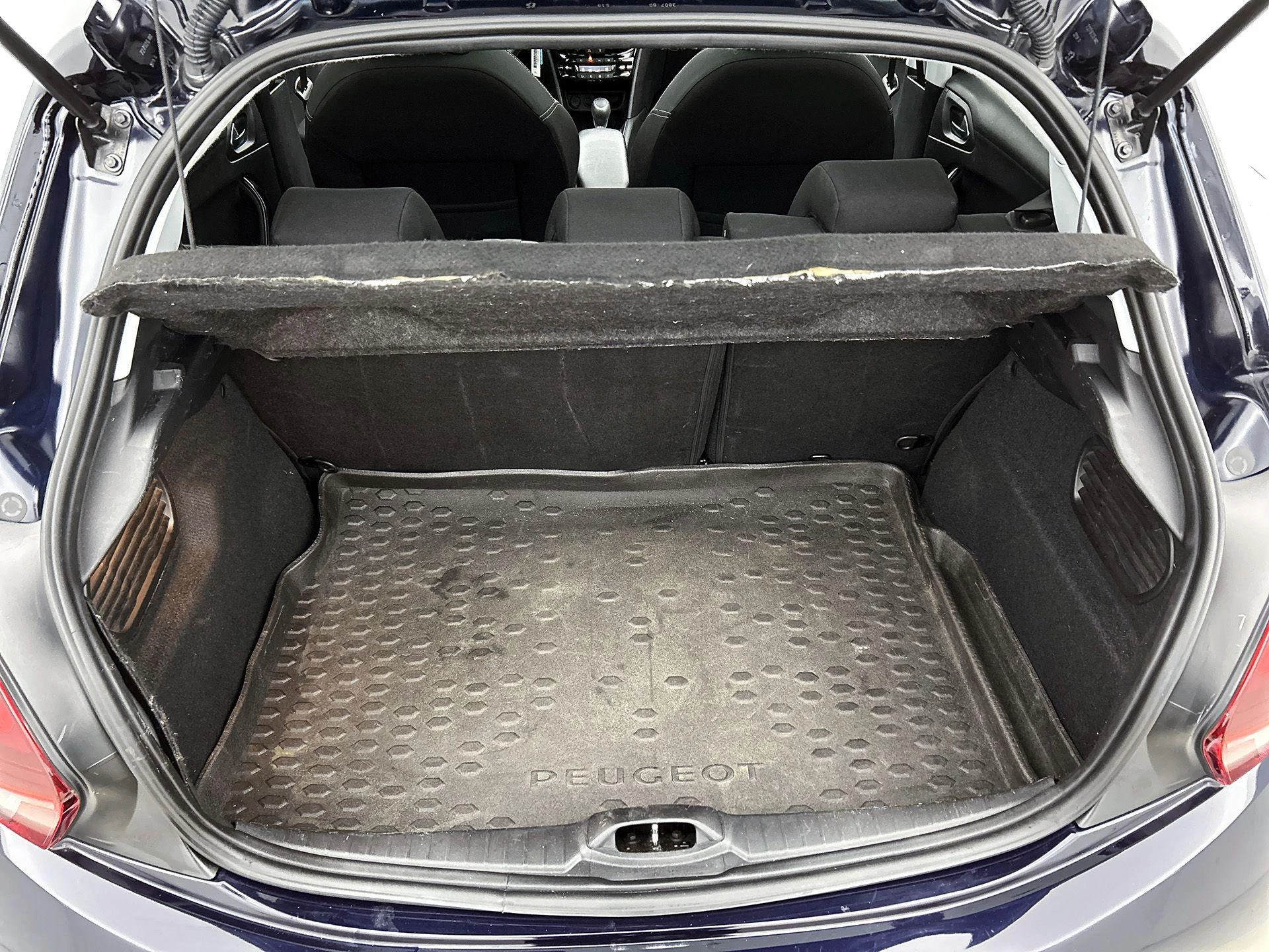 Peugeot-208-image-13