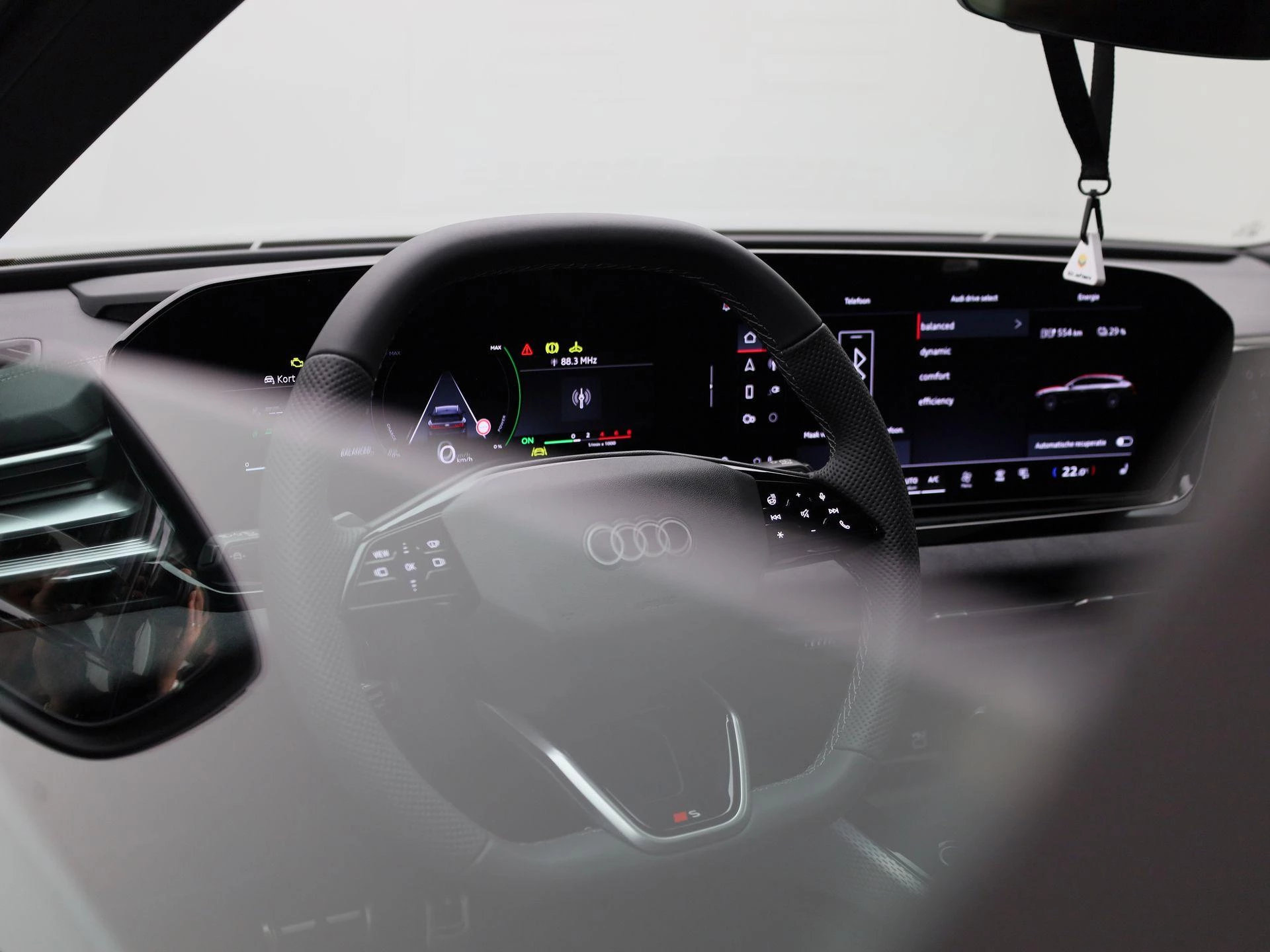 Audi A6 Avant 2.0 e-hybrid quattro S edition 299 PK