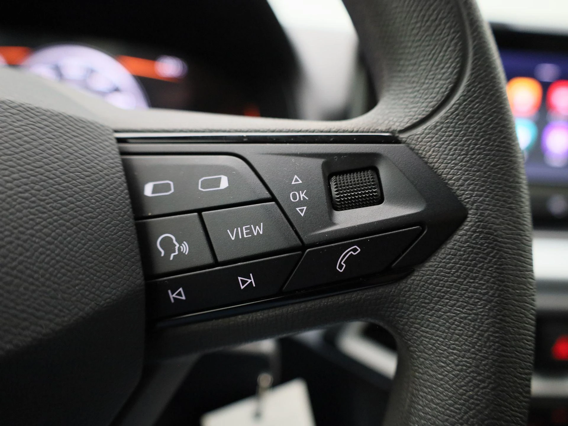 SEAT-Arona-image-15