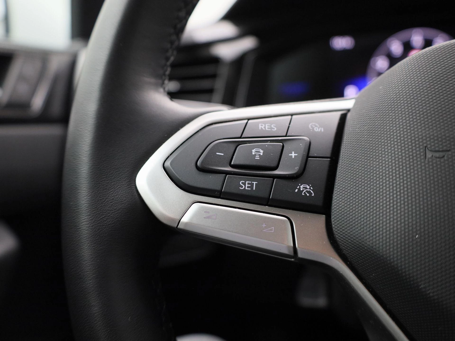 Volkswagen-Polo-image-20