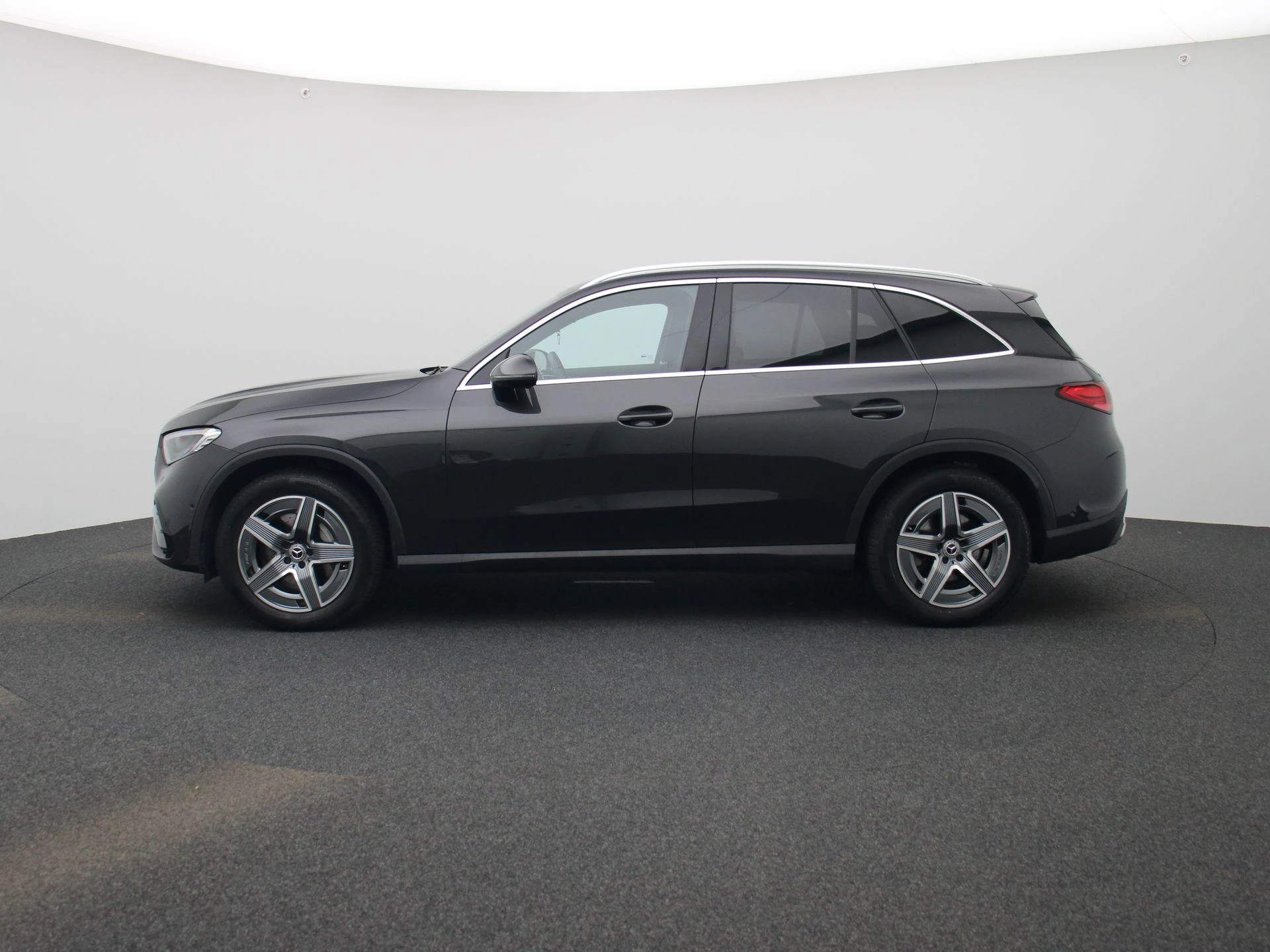 Mercedes-Benz-GLC-image-4