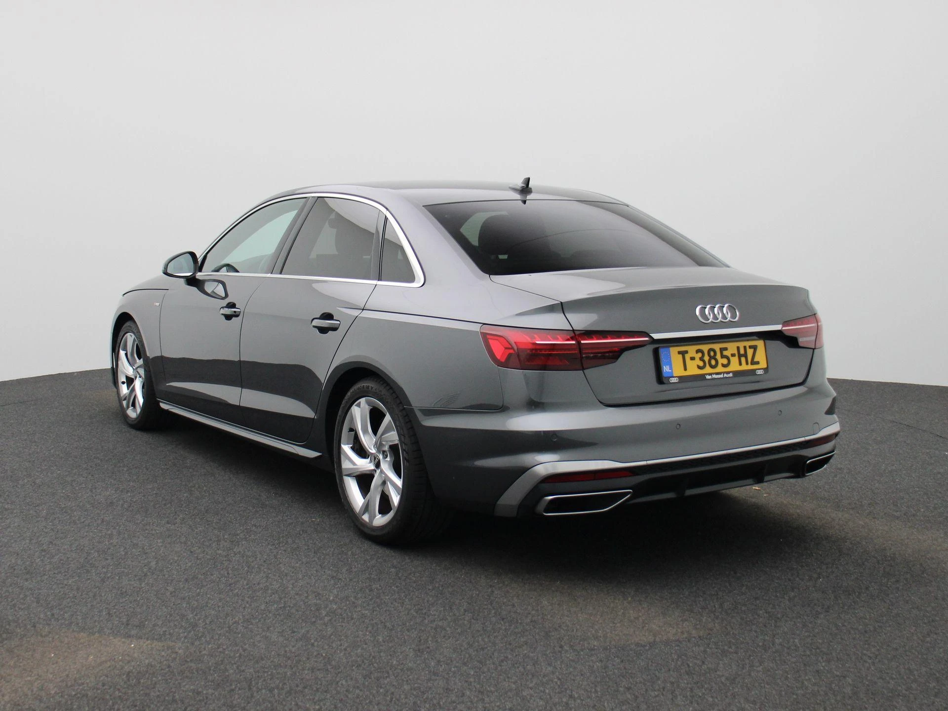 Audi-A4-image-1