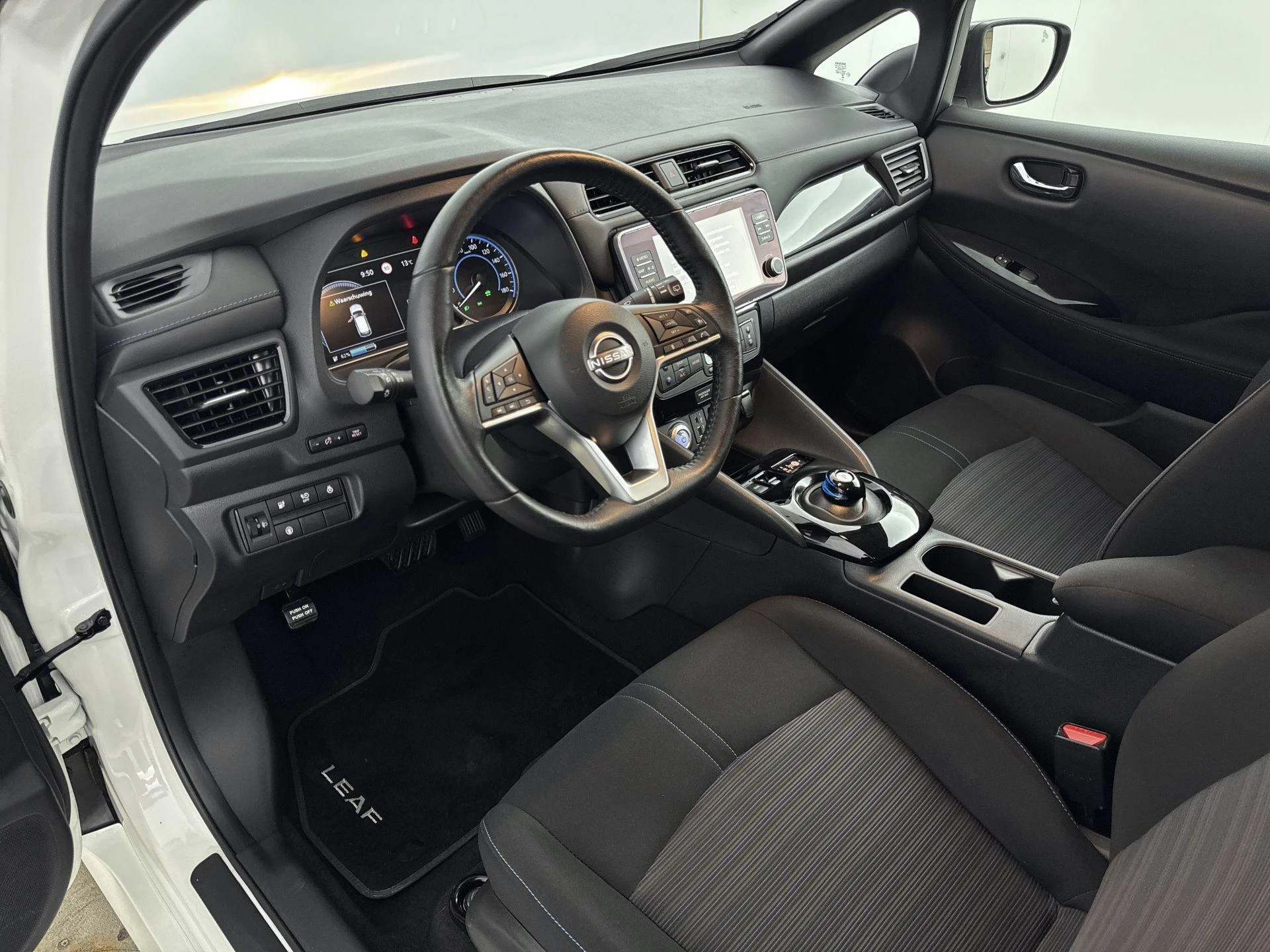Nissan-Leaf-image-7