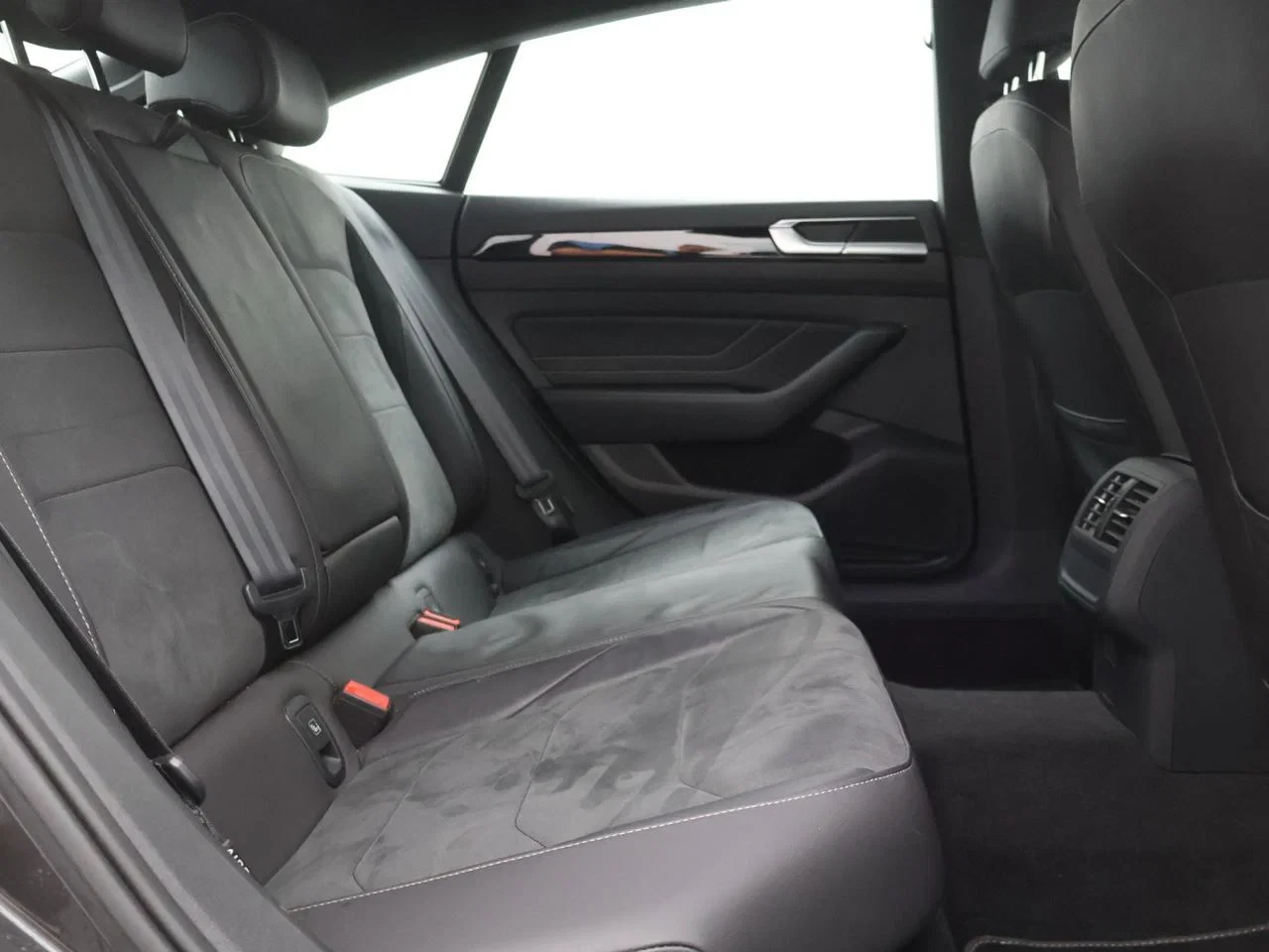Volkswagen-Arteon-image-4