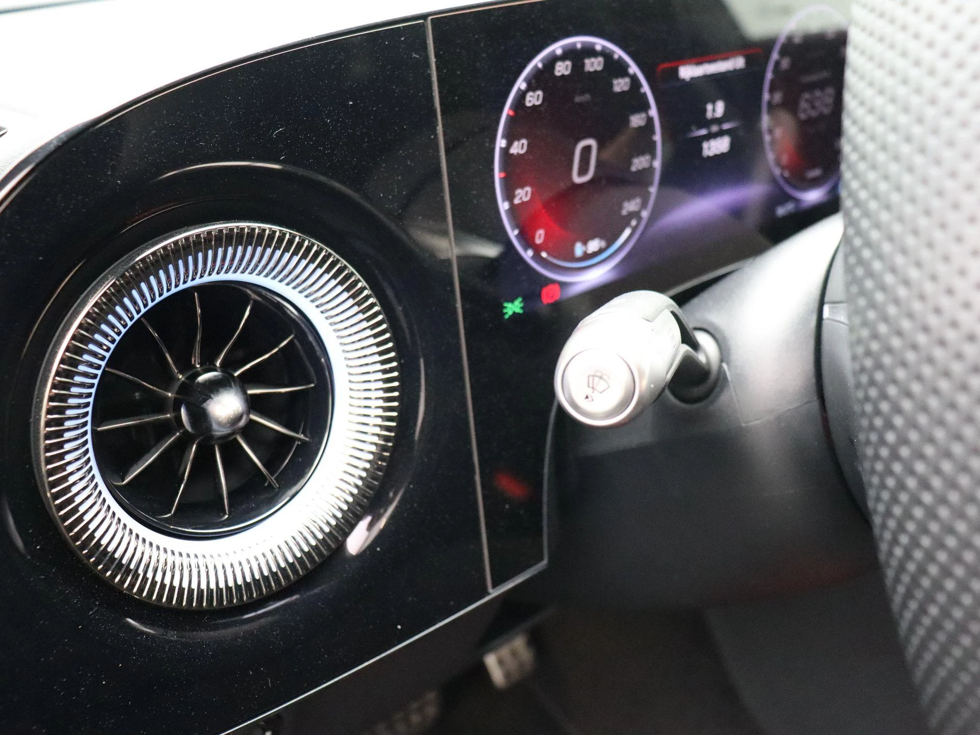 Mercedes-Benz CLA 250+ Sport Edition + MULTIBEAM + PANO + CARPLAY +