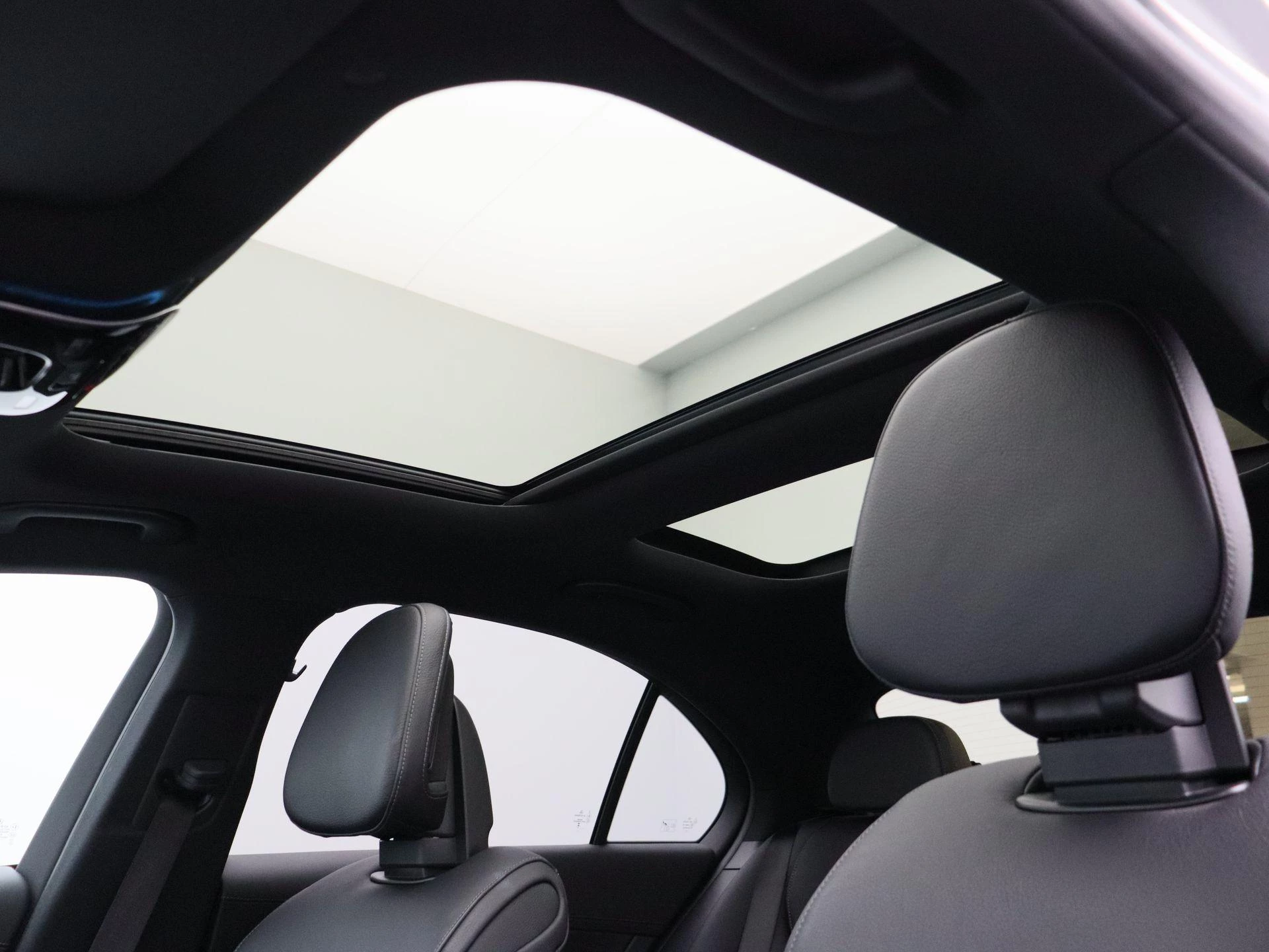 Mercedes-Benz Classe C 300 e AMG Line + LEDER + BURMESTER + PANO DAK + TREKHAAK +