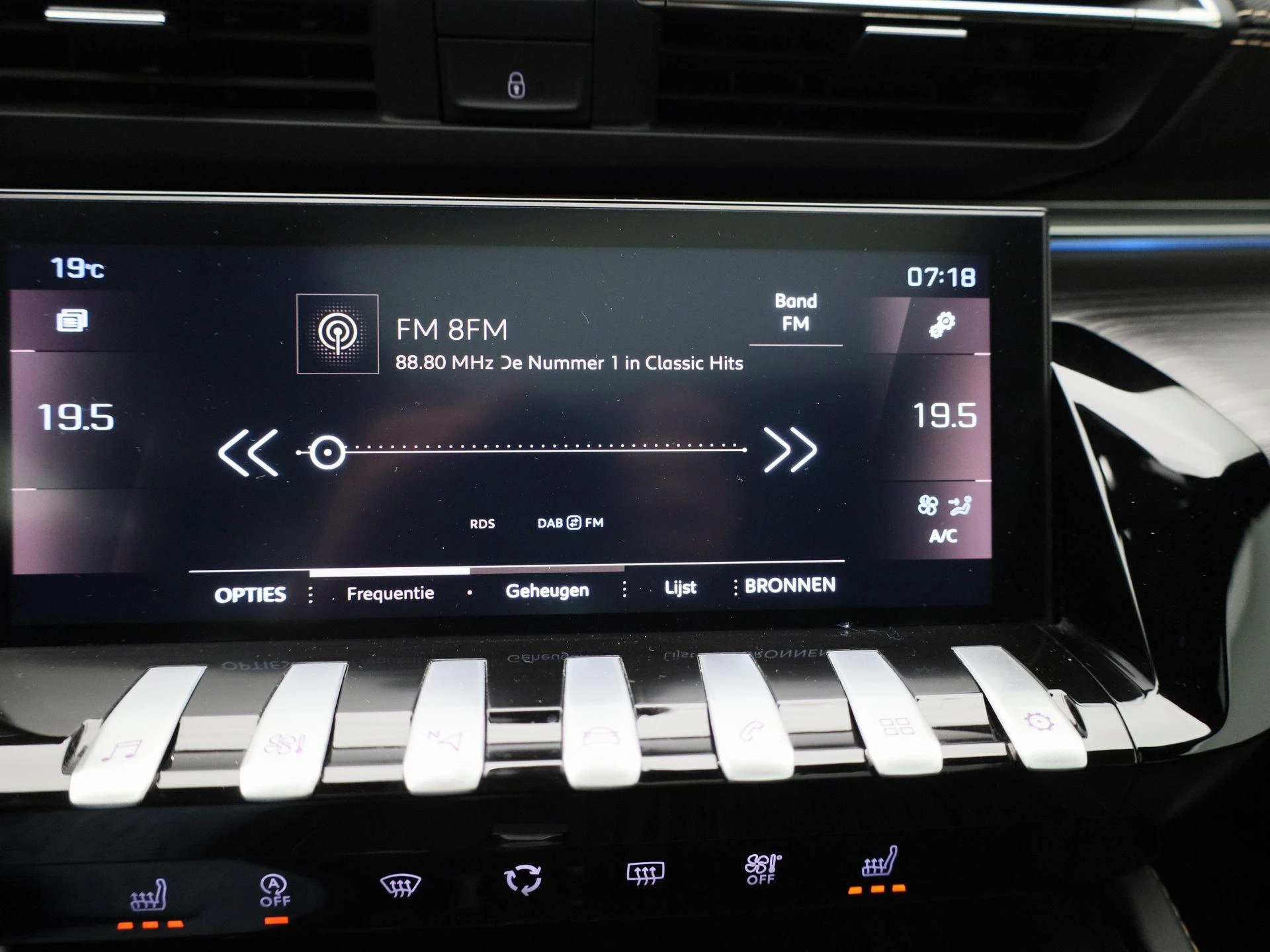 Peugeot-508-image-18