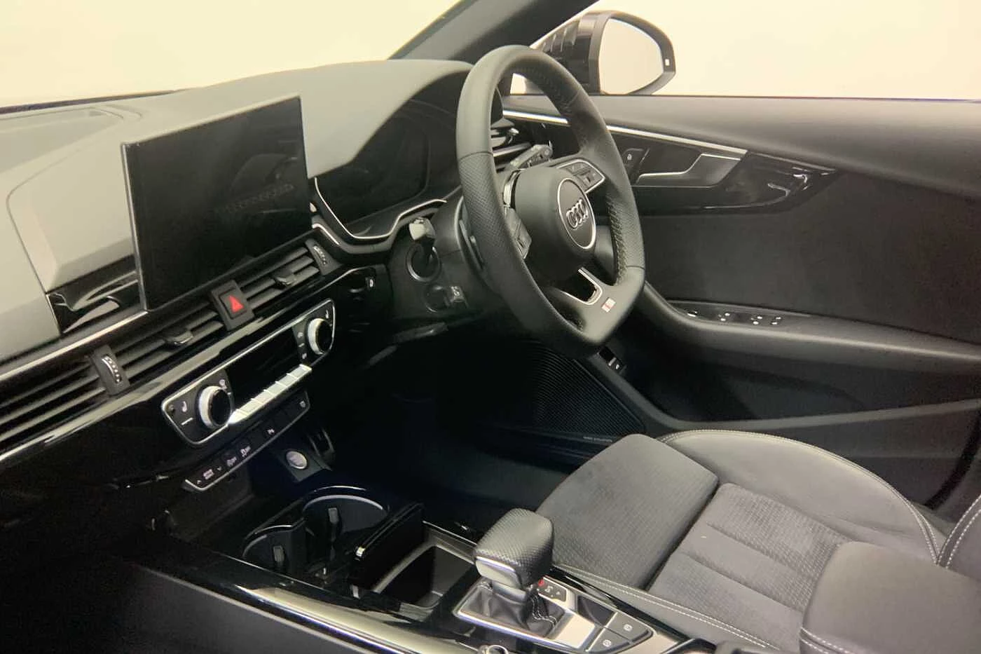 Audi-A4-image-1