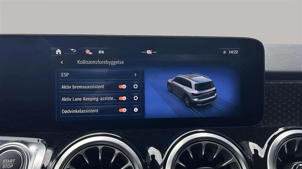 Mercedes-Benz-EQB-image-16