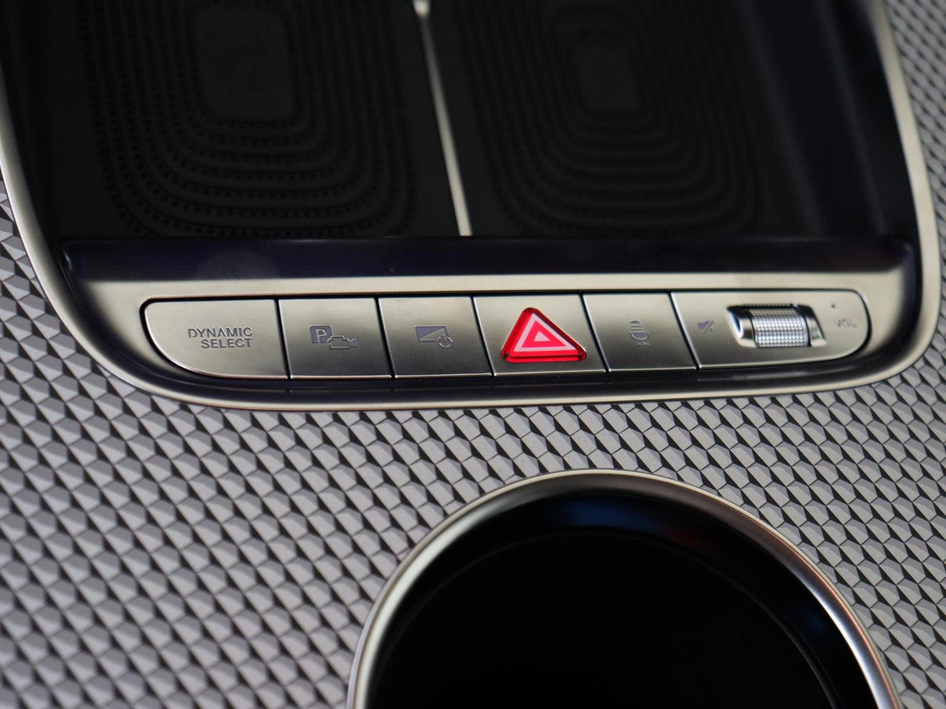 Mercedes-Benz-GLC-image-21
