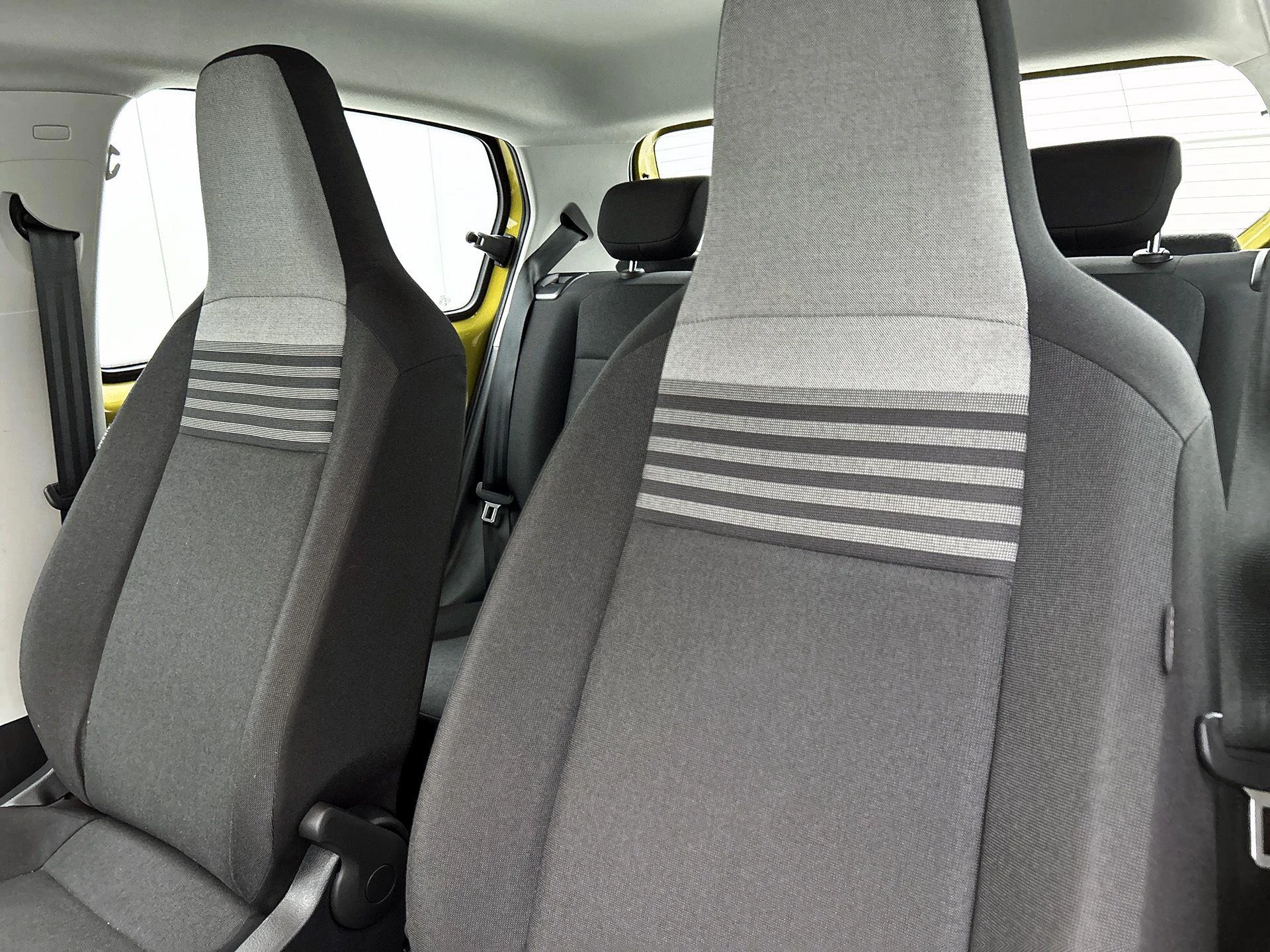 Volkswagen-up!-image-11