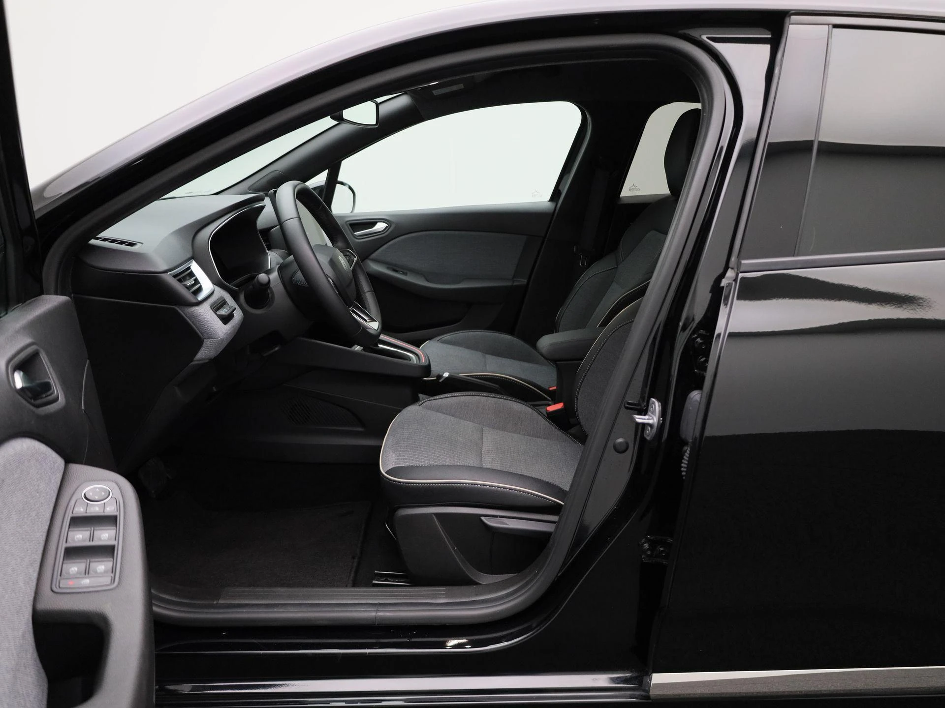 Renault-Clio-image-8