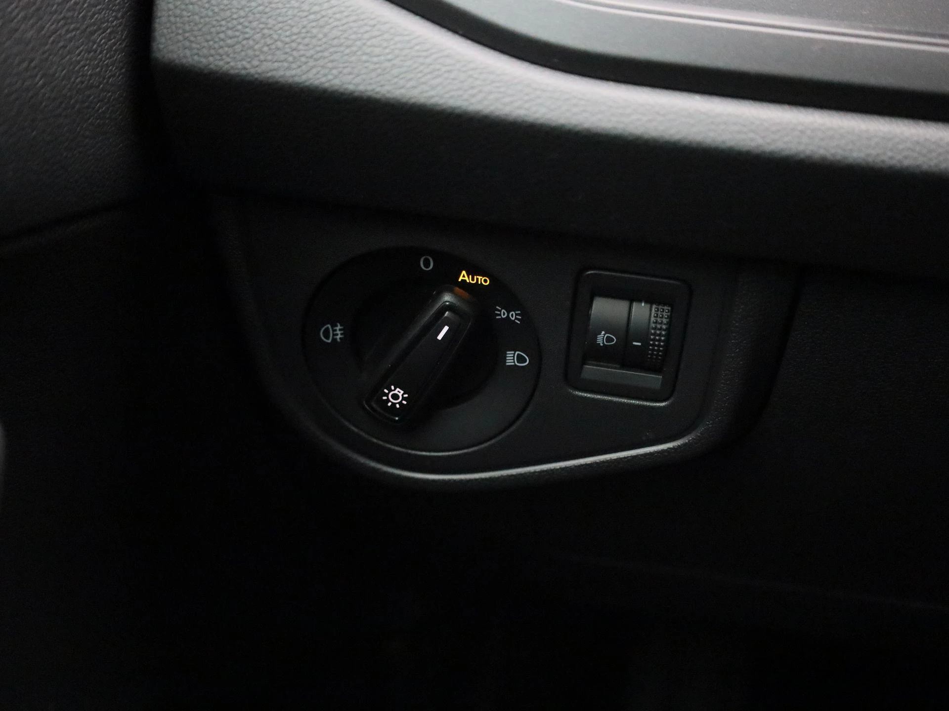 Volkswagen-Taigo-image-18