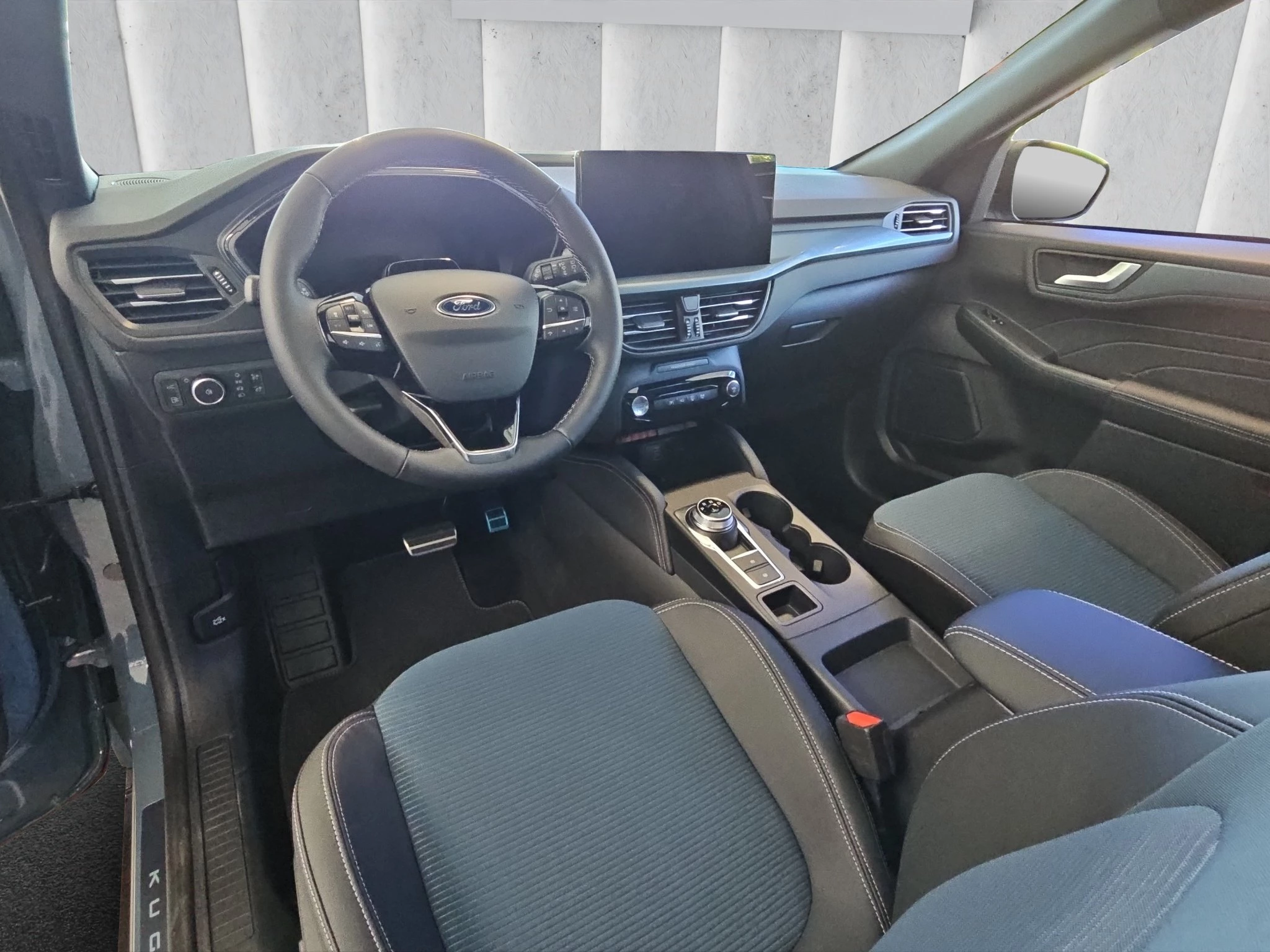 Ford Kuga BlueCruise Edition 2.5 Duratec Plug-in-Hybrid BlueCruis CVT Sports Utility Vehicle. 178 kW. 5-t