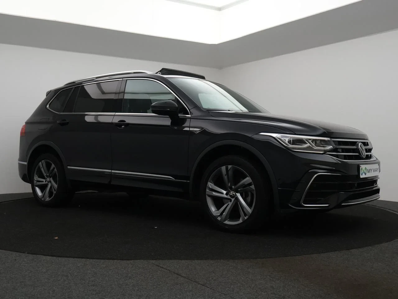 Volkswagen-Tiguan Allspace-image-1