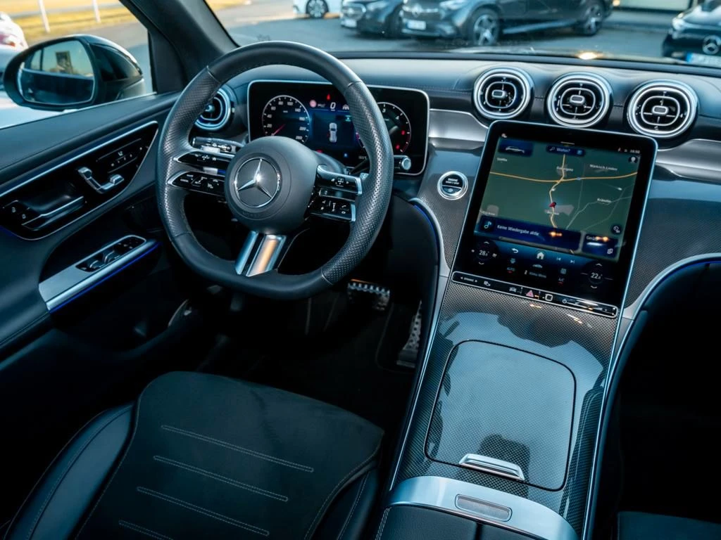 Mercedes-Benz-GLC 300 d-image-9