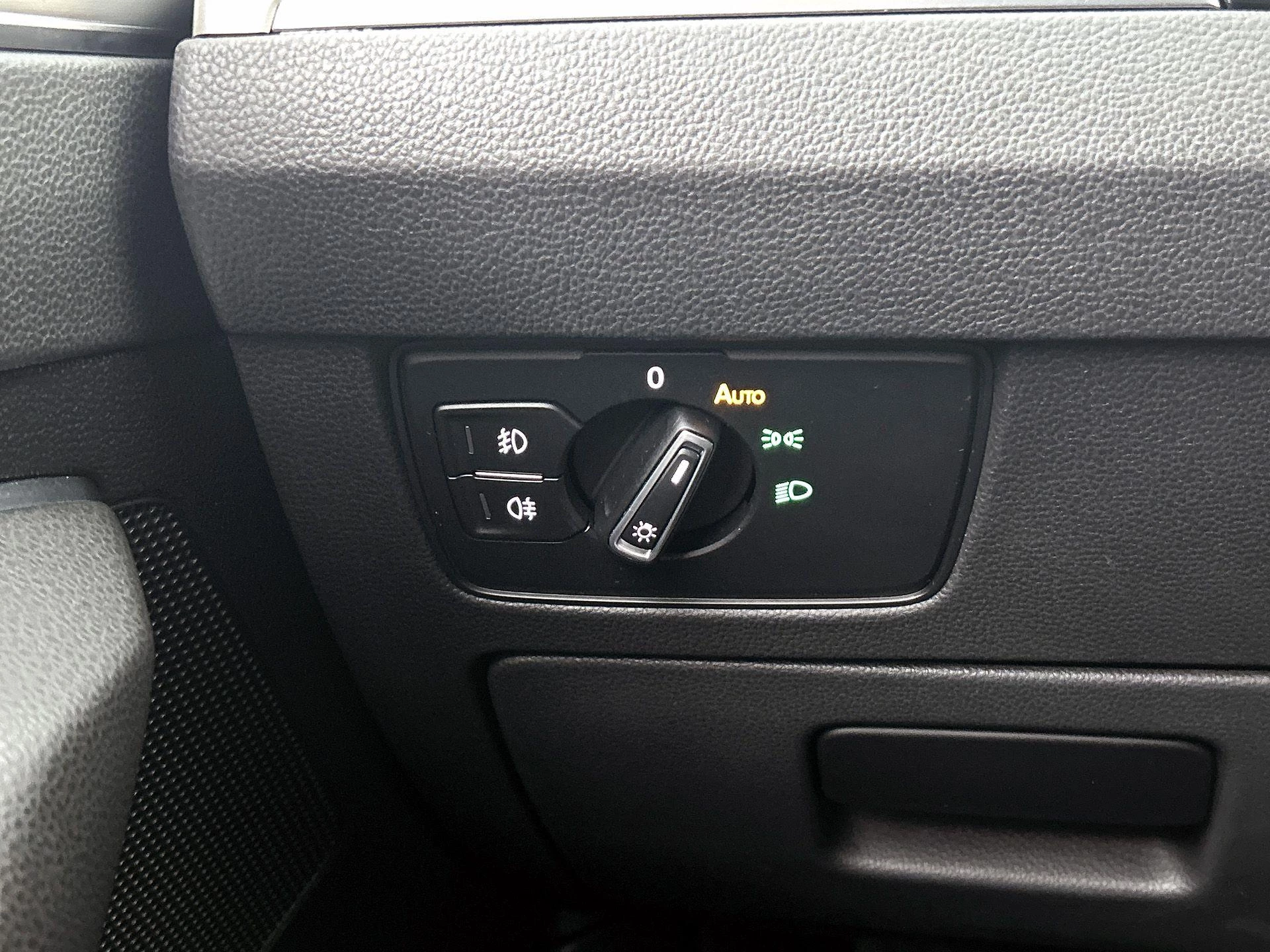 Volkswagen-Passat-image-13