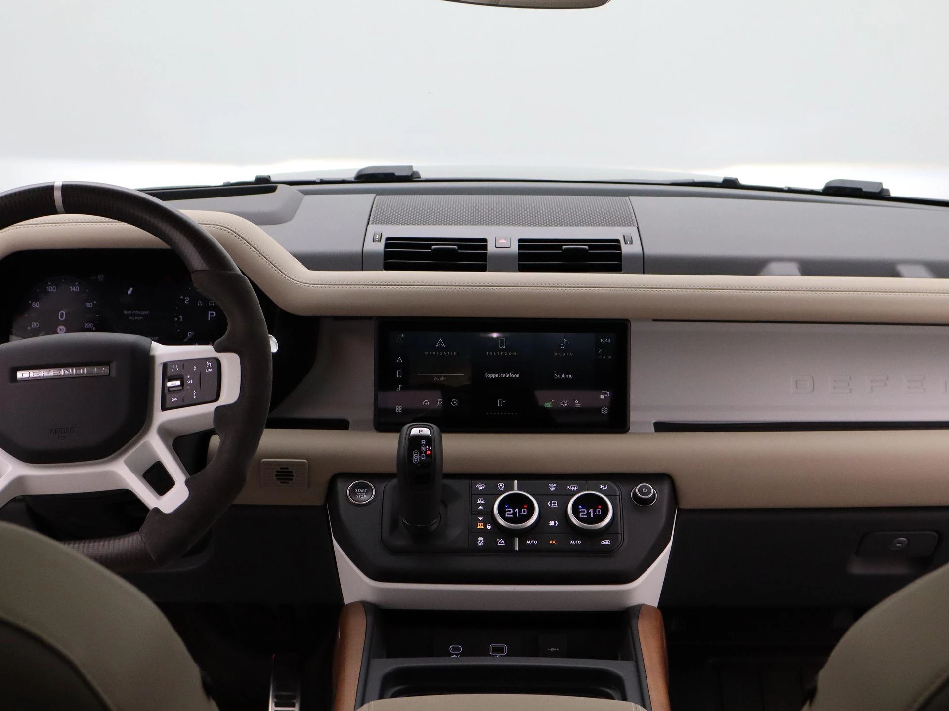 Land Rover-Defender-image-7