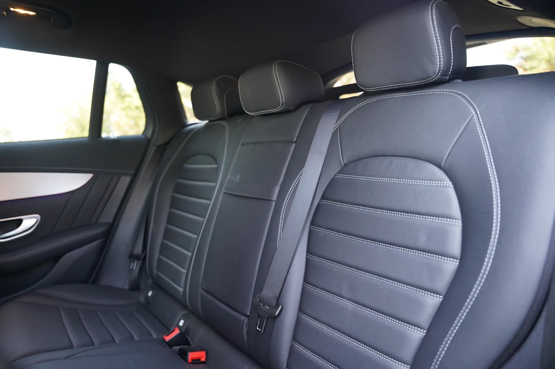 Mercedes-Benz-EQC-image-30