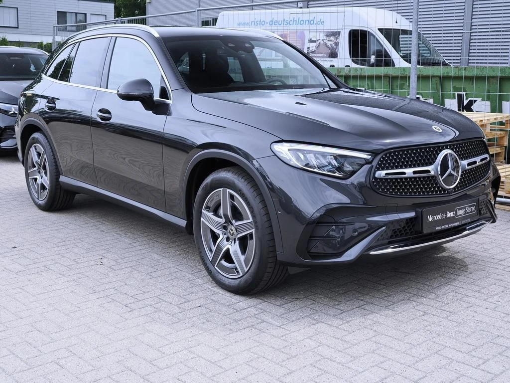 Mercedes-Benz-GLC 300 d-image-4