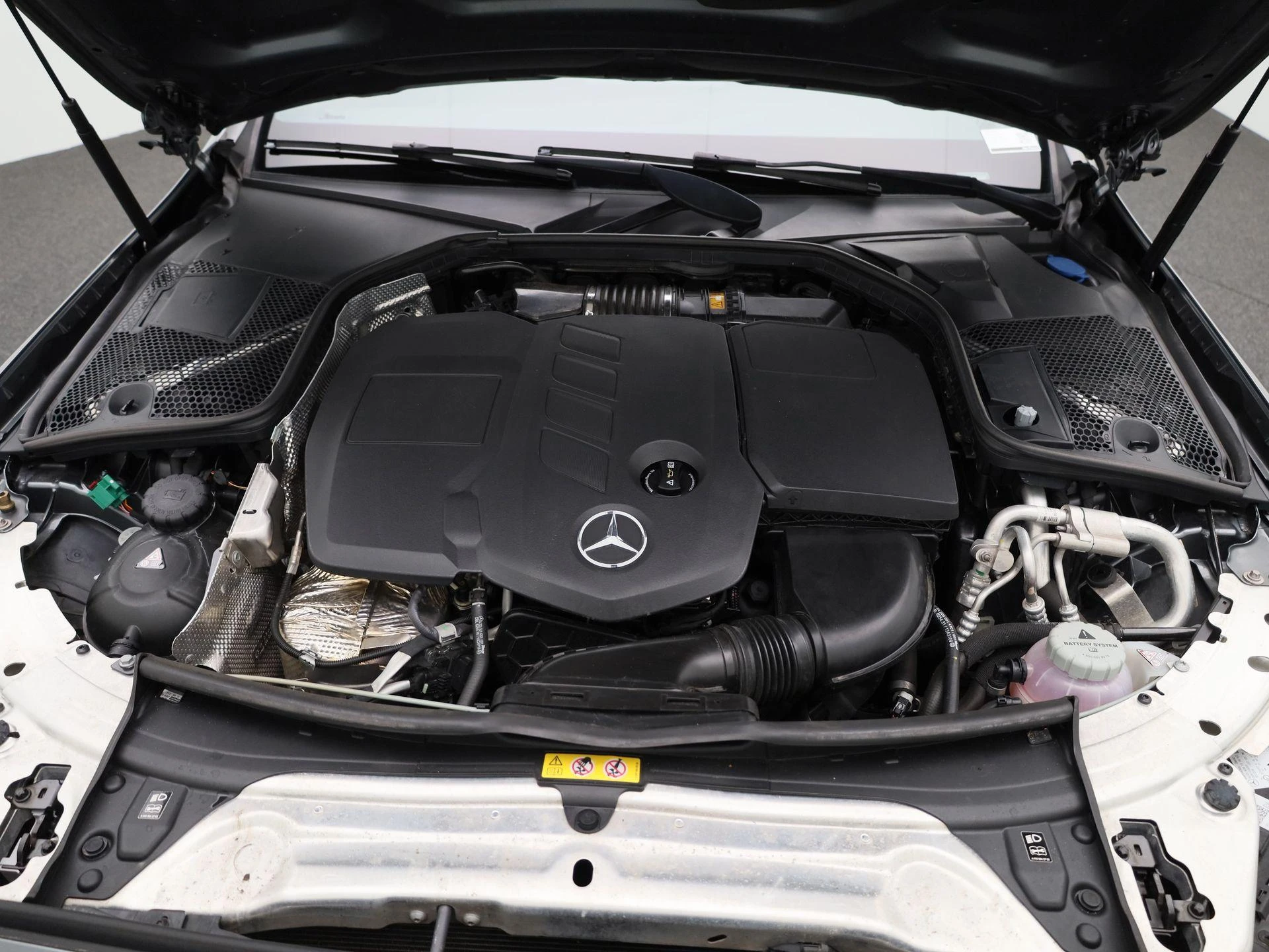 Mercedes-Benz-C-Klasse-image-37