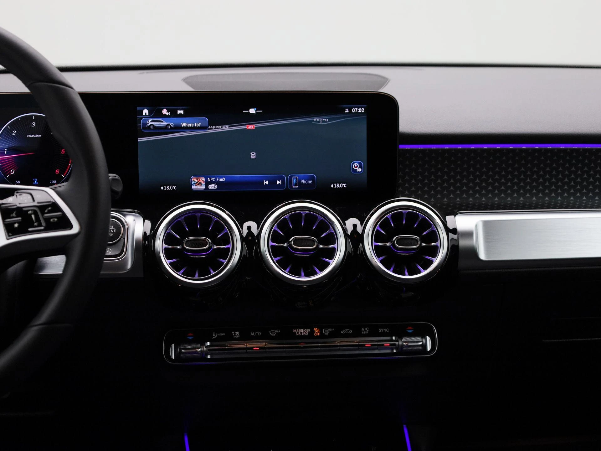 Mercedes-Benz-GLB-image-8