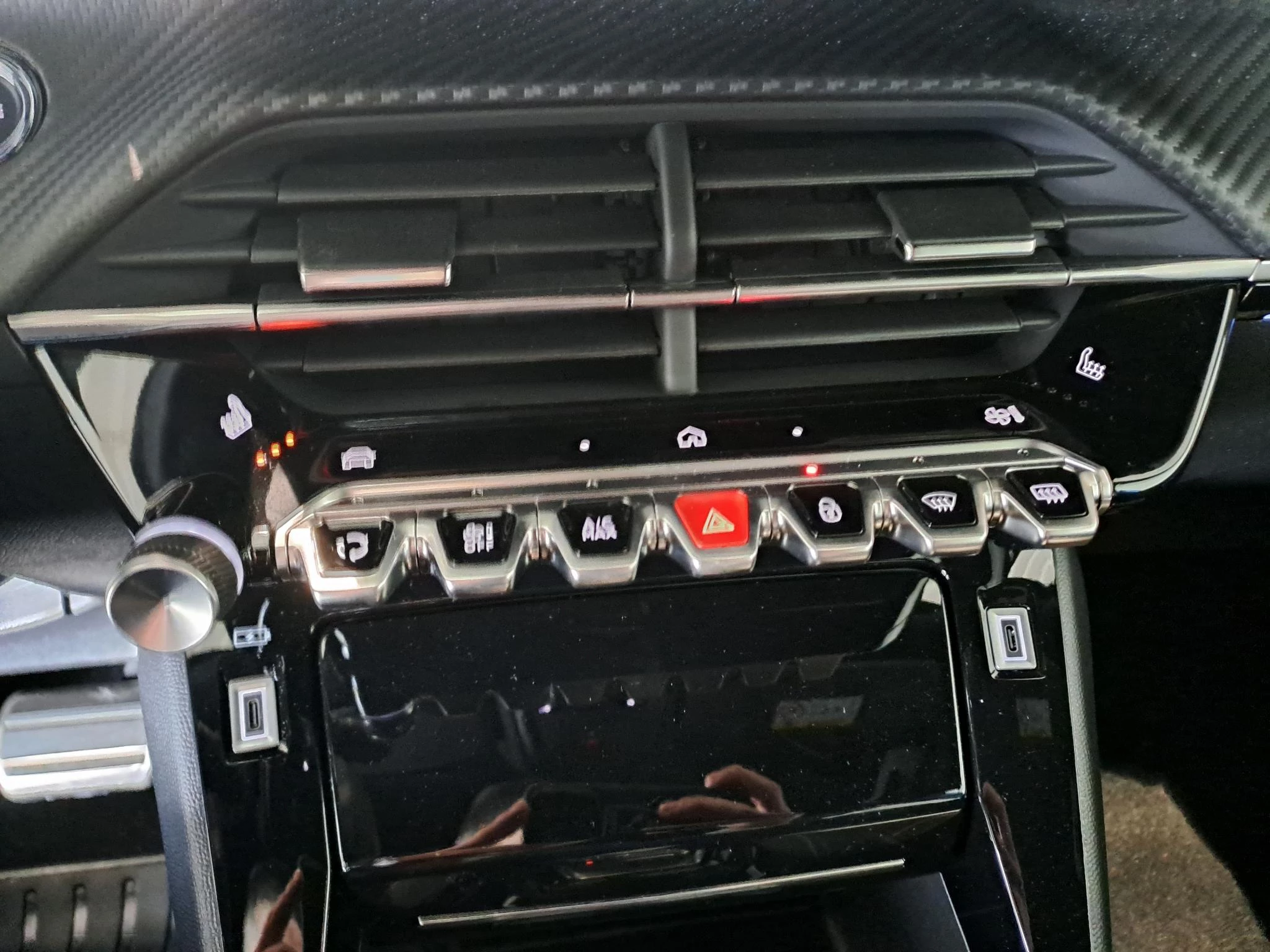 Peugeot-e-2008-image-14