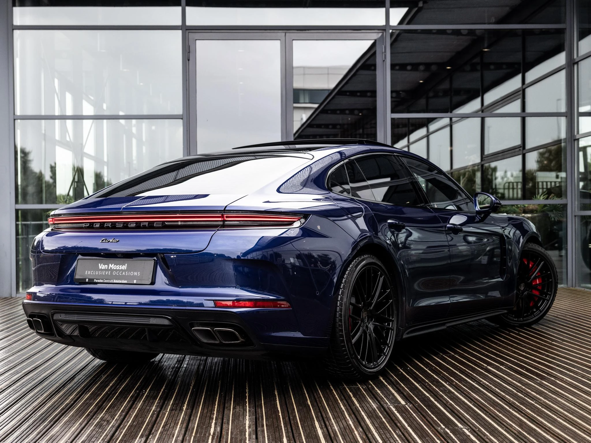 Porsche-Panamera-image-5