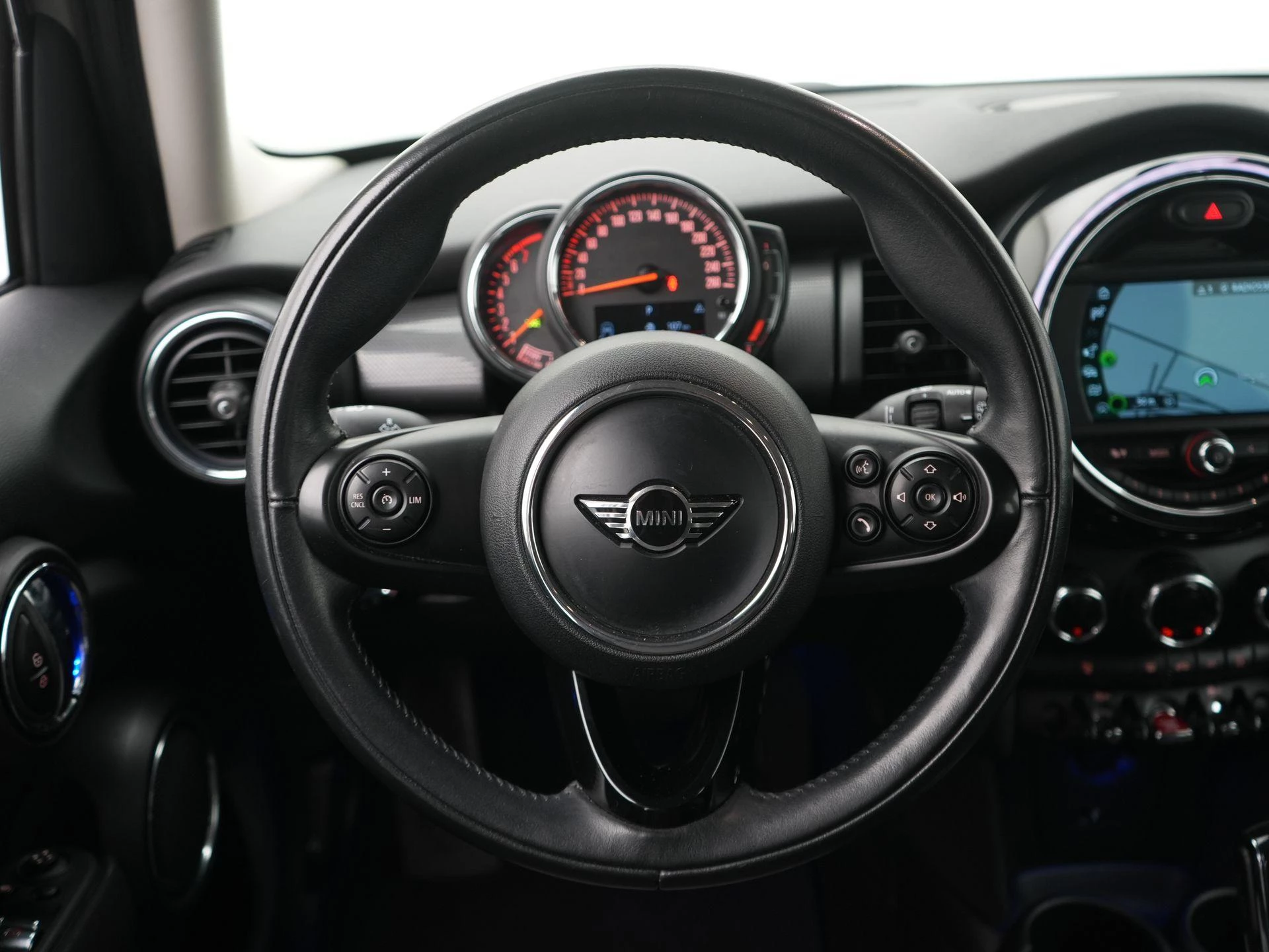 MINI-Cooper-image-7