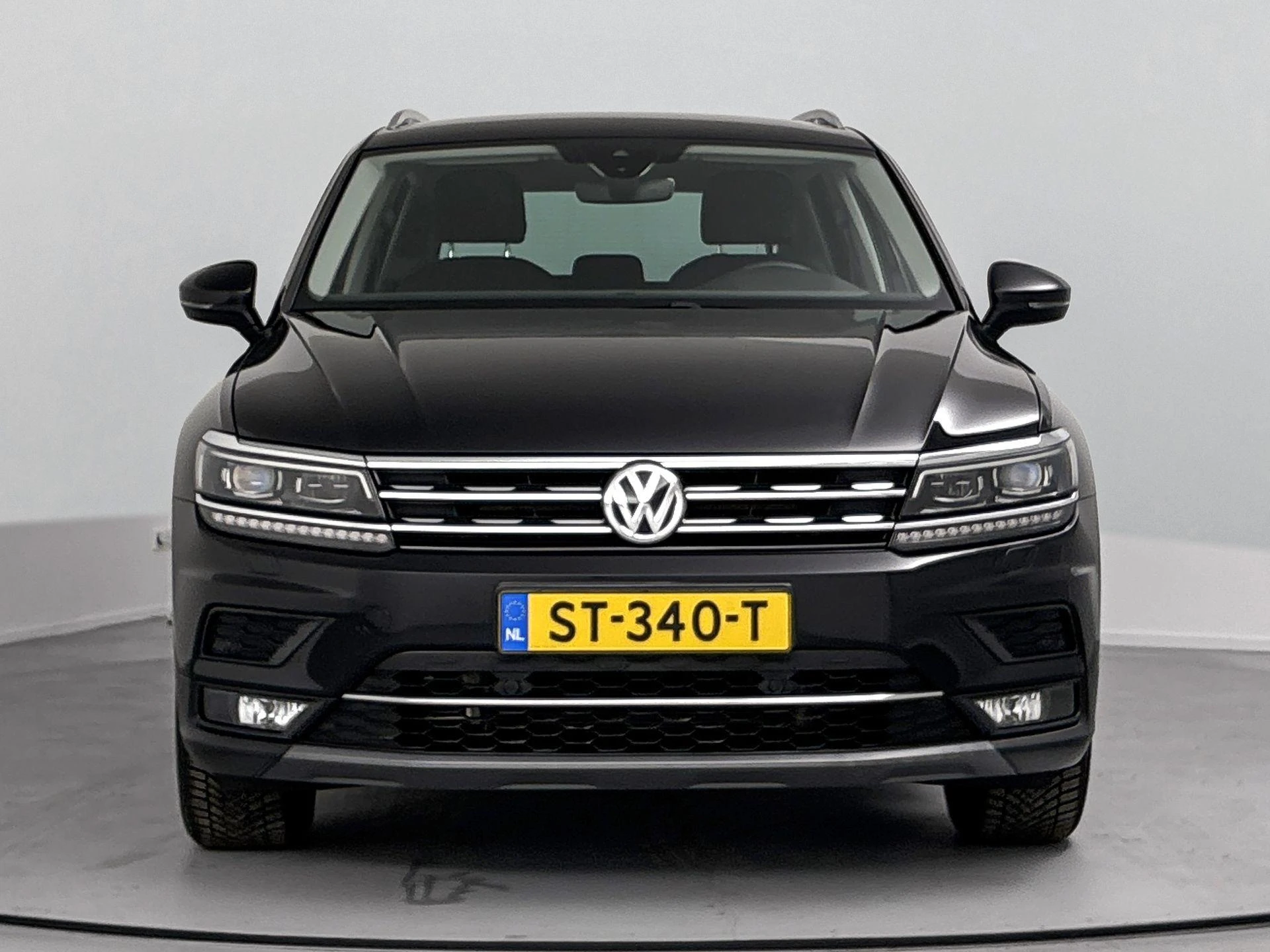 Volkswagen-Tiguan-image-4